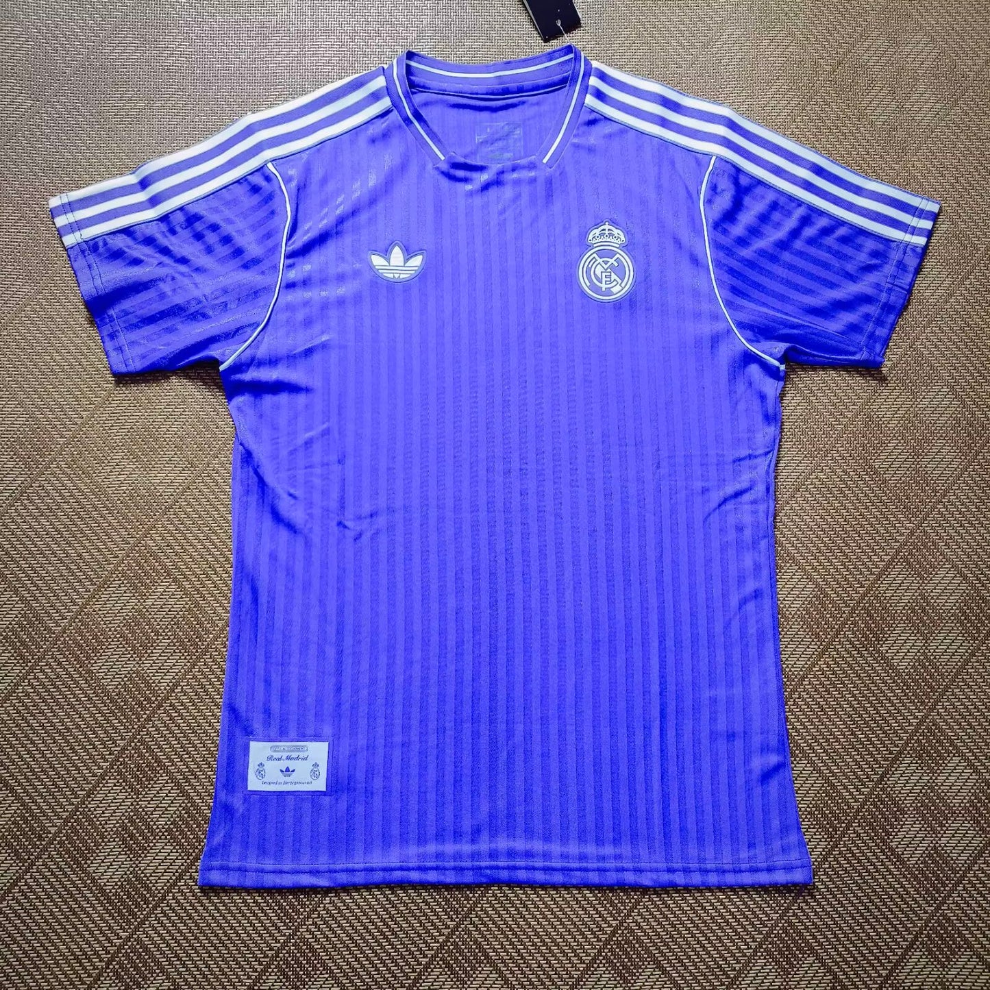 POLERA DE SALIDA REAL MADRID 24/25 VERSIÓN FAN