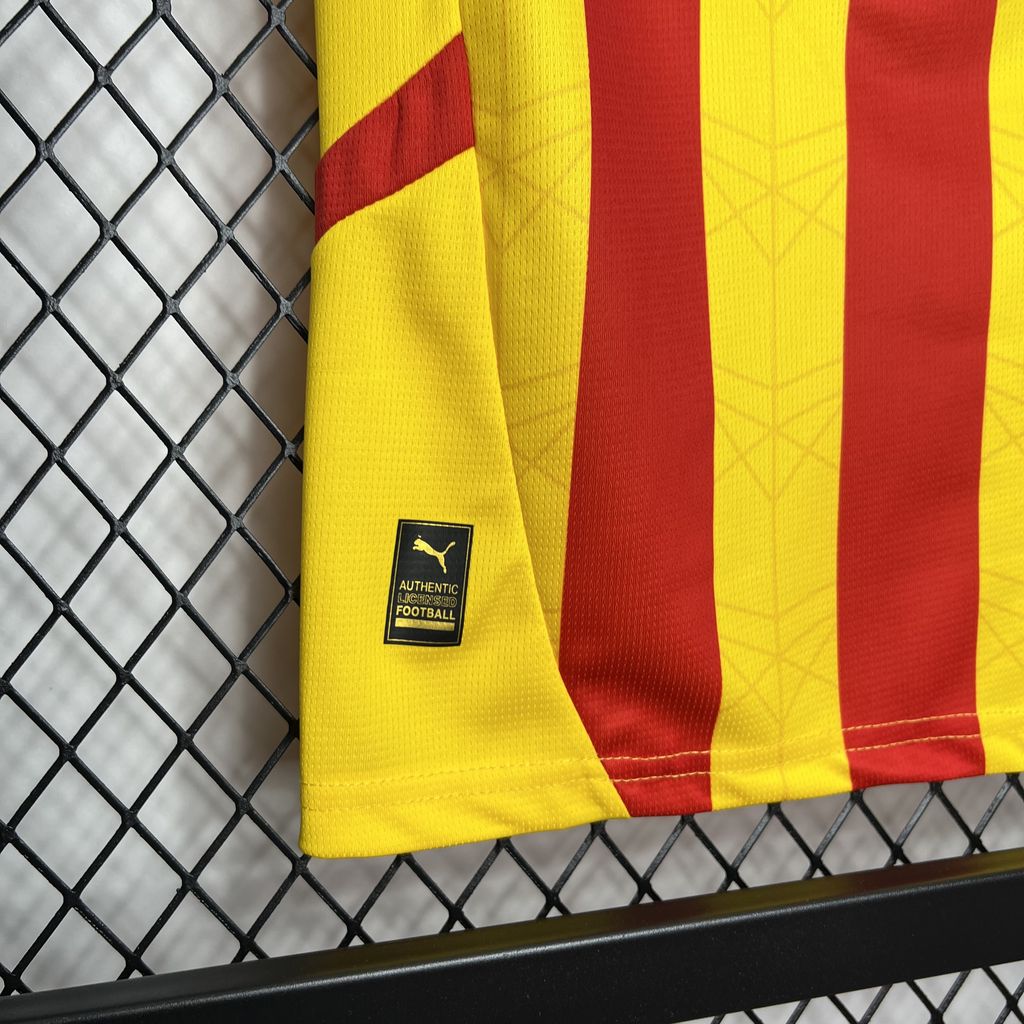 CAMISETA PRIMERA EQUIPACIÓN RC LENS 24/25 VERSIÓN INFANTIL