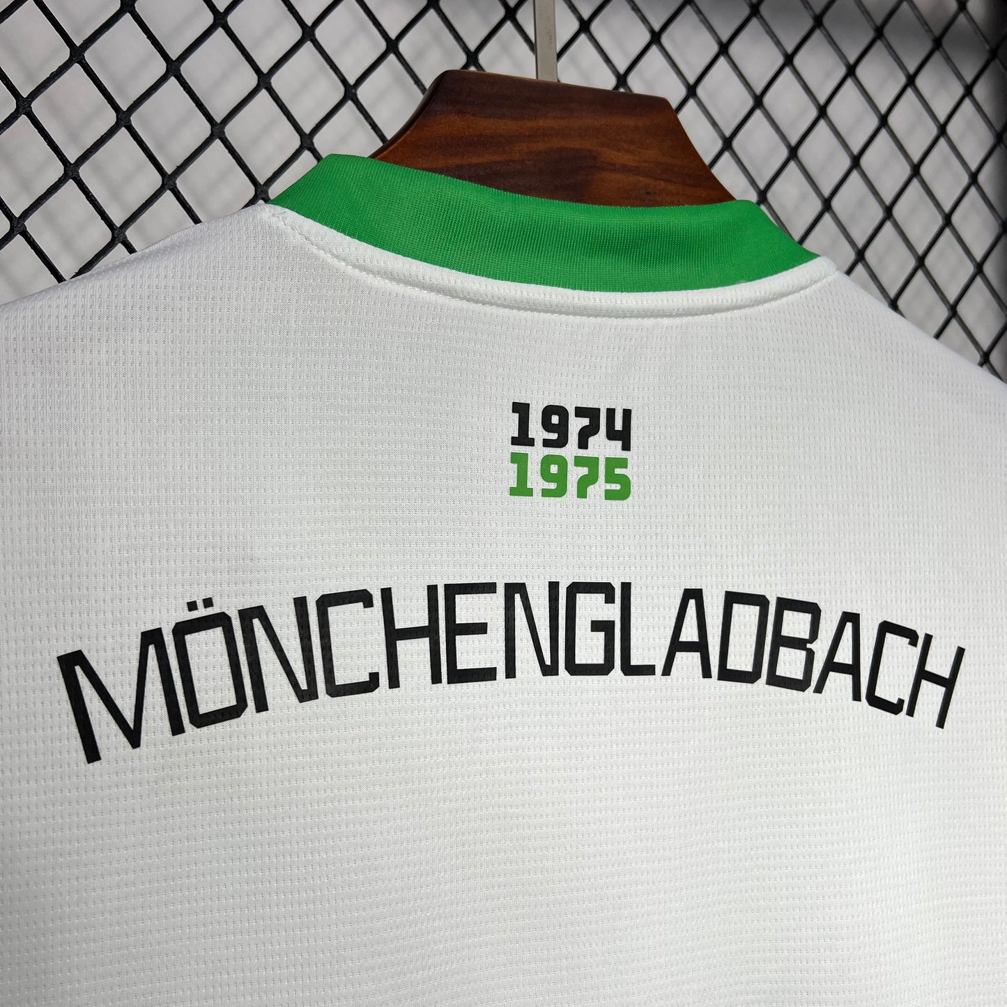 CAMISETA PRIMERA EQUIPACIÓN BORUSSIA MÖNCHENGLADBACH 24/25 VERSIÓN FAN