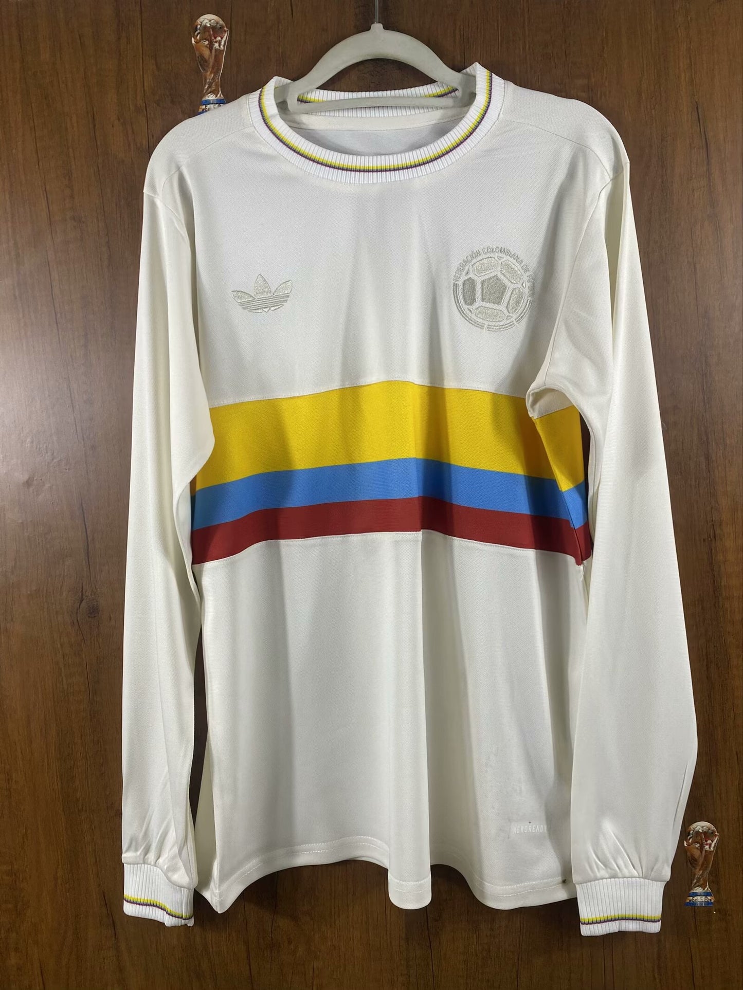 CAMISETA EDICIÓN ESPECIAL COLOMBIA 2024 VERSIÓN FAN