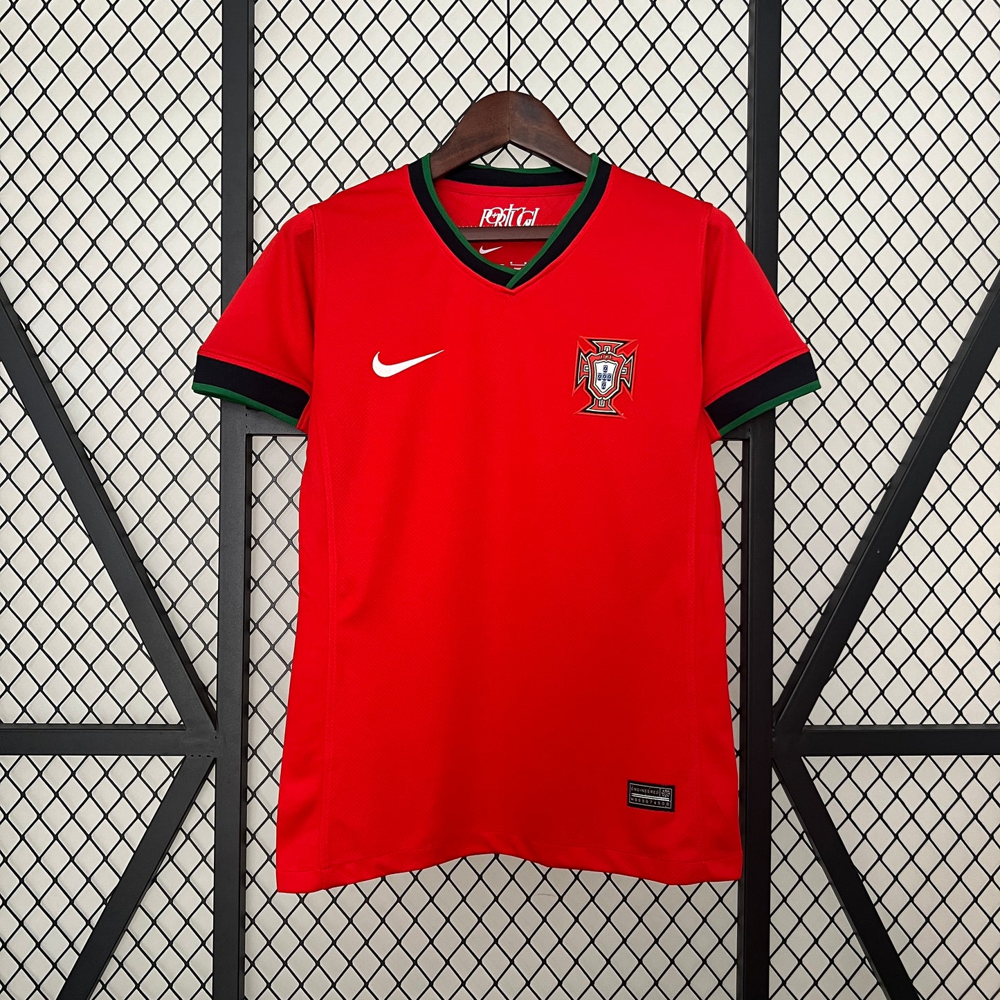 CAMISETA PRIMERA EQUIPACIÓN PORTUGAL 2024 VERSIÓN FEMENINA