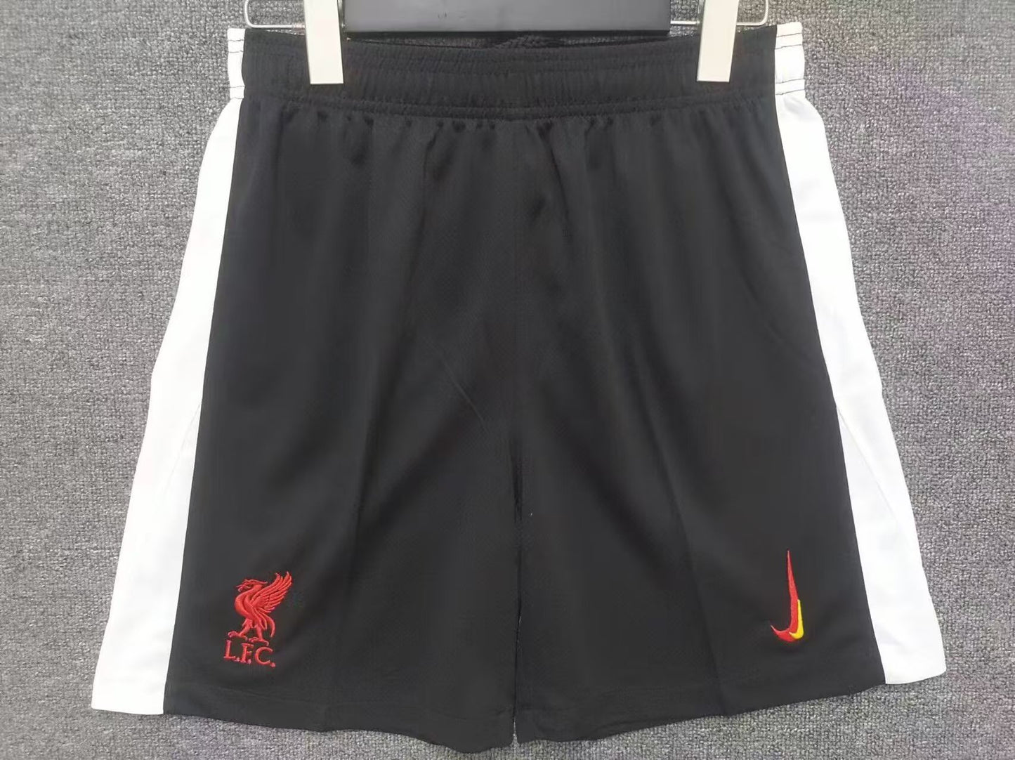 SHORTS TERCERA EQUIPACIÓN LIVERPOOL 24/25