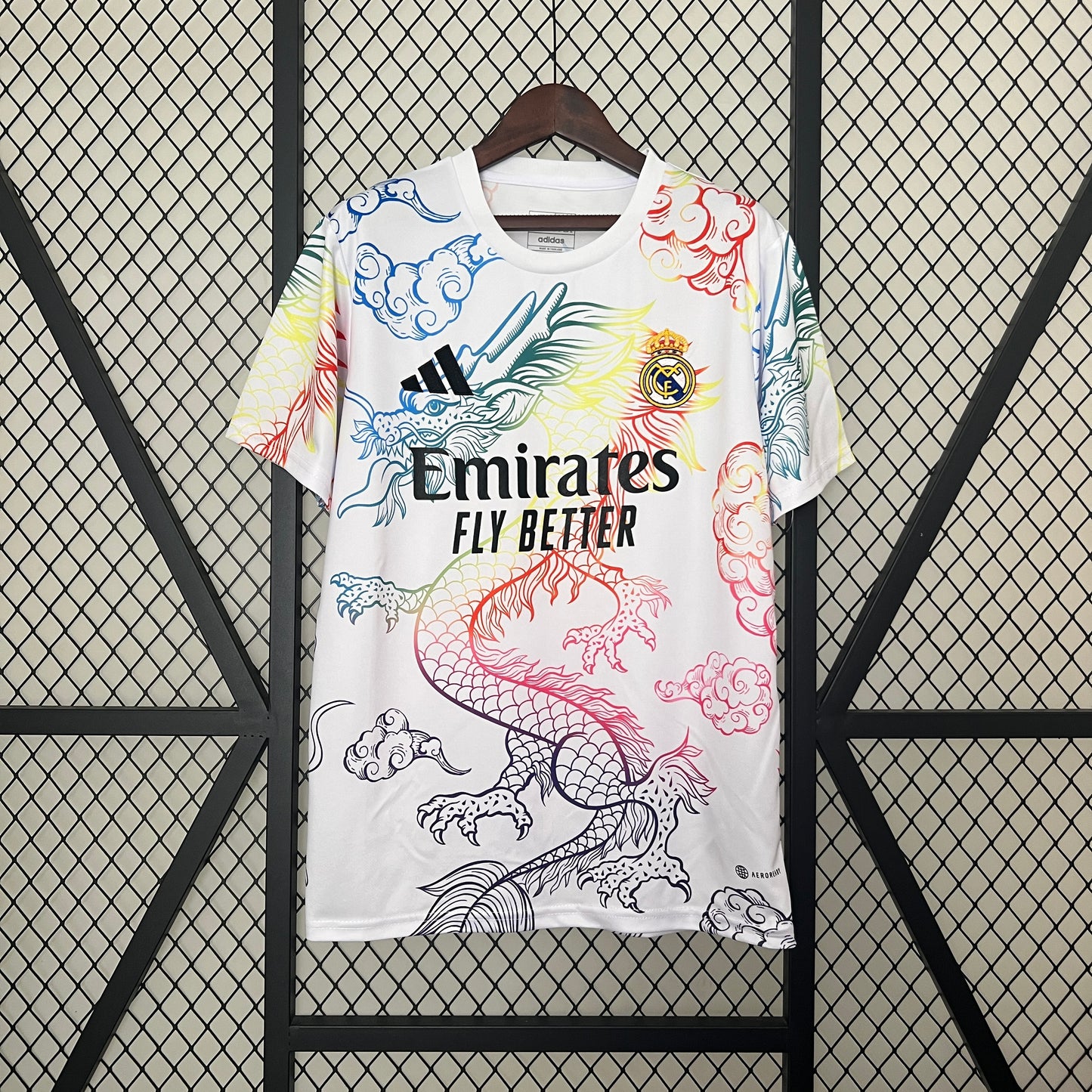 CAMISETA CONCEPTO REAL MADRID 24/25 VERSIÓN FAN