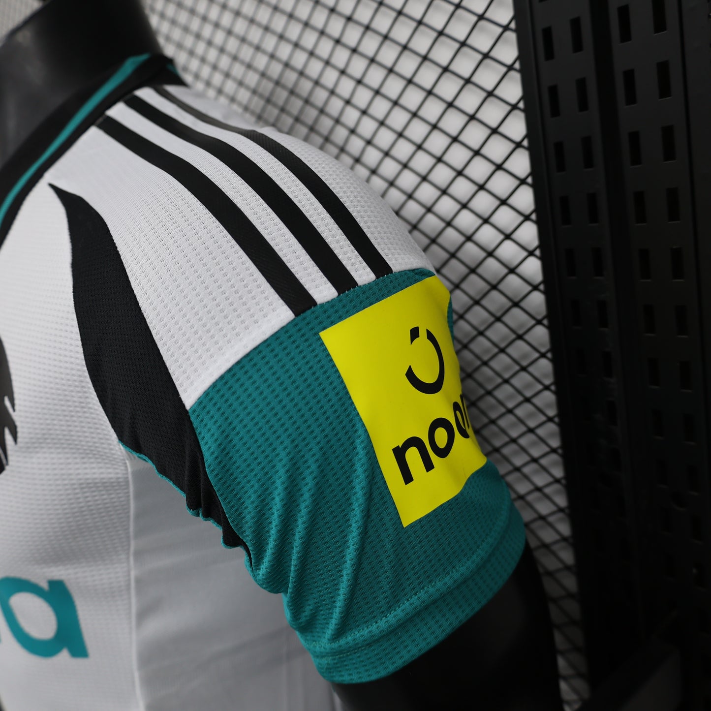 CAMISETA TERCERA EQUIPACIÓN NEWCASTLE 24/25 VERSIÓN JUGADOR