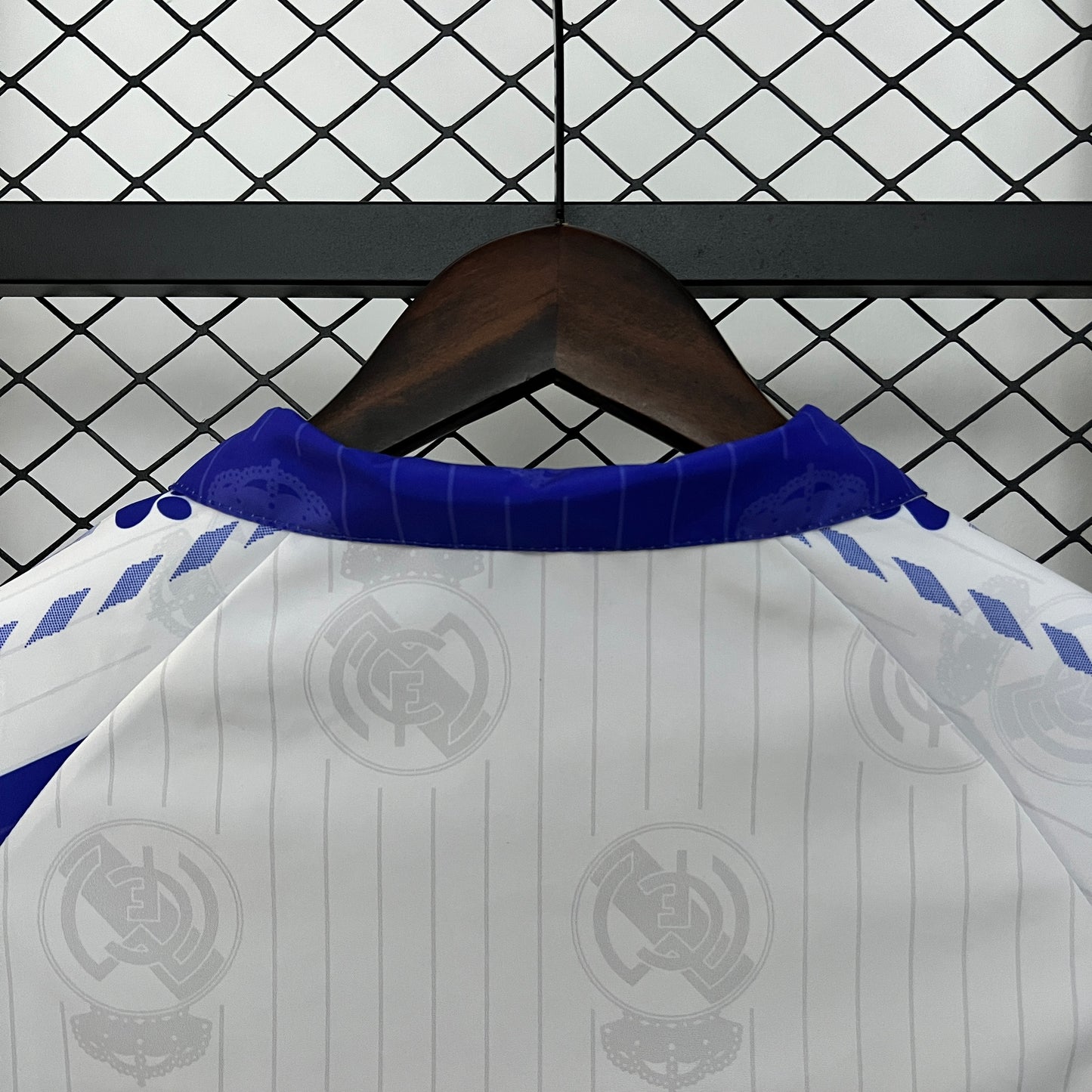 CORTAVIENTOS RETRO REAL MADRID REVERSIBLE