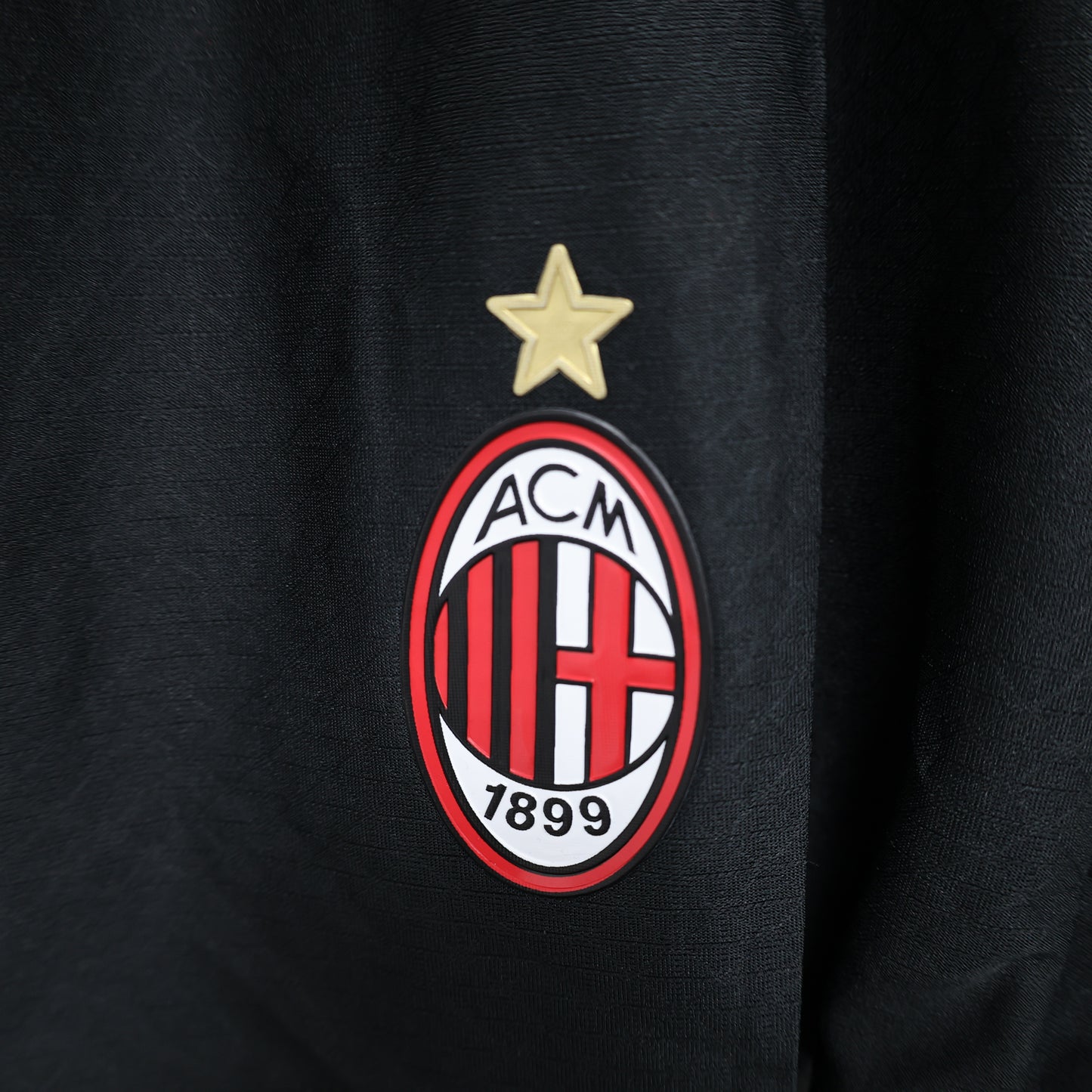 SHORTS PRIMERA EQUIPACIÓN AC MILAN 24/25 VERSIÓN JUGADOR