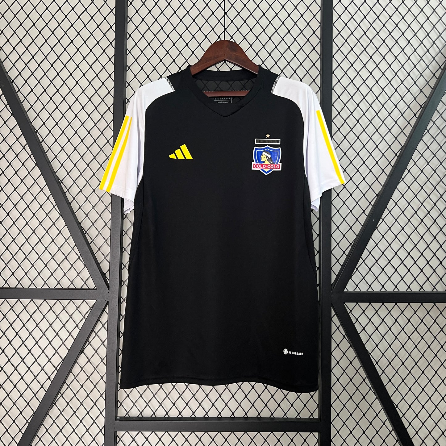 CAMISETA ENTRENAMIENTO COLO COLO 2024 VERSIÓN FAN