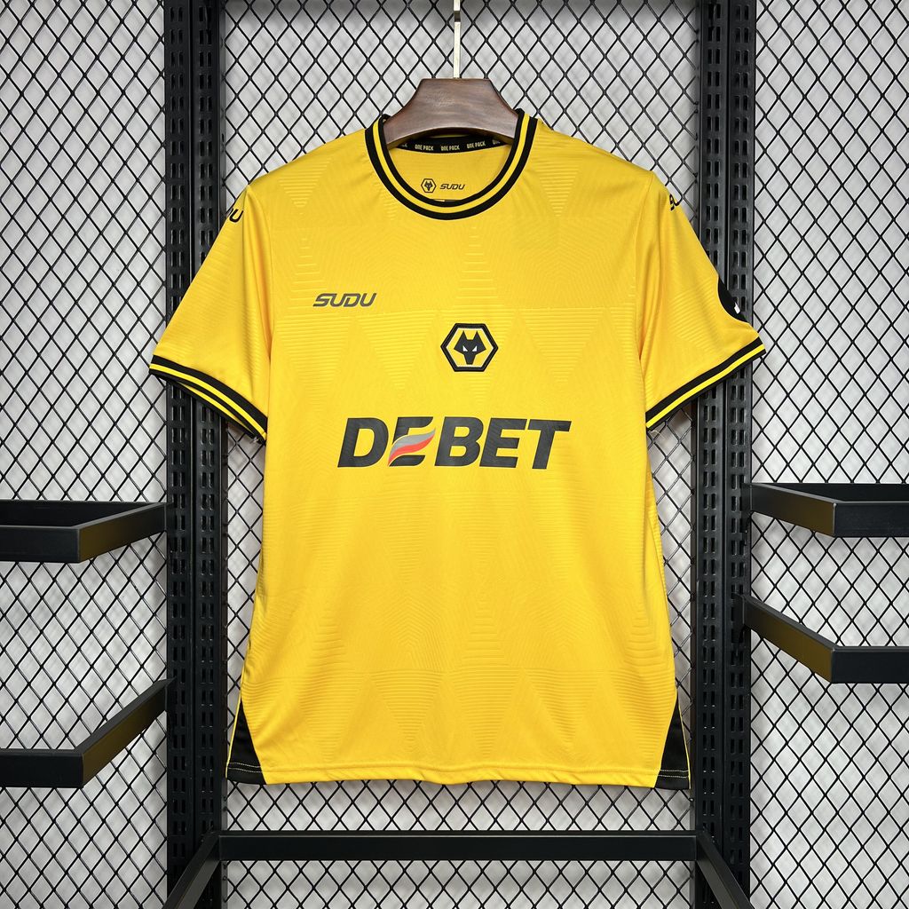 CAMISETA PRIMERA EQUIPACIÓN WOLVERHAMPTON 24/25 VERSIÓN FAN