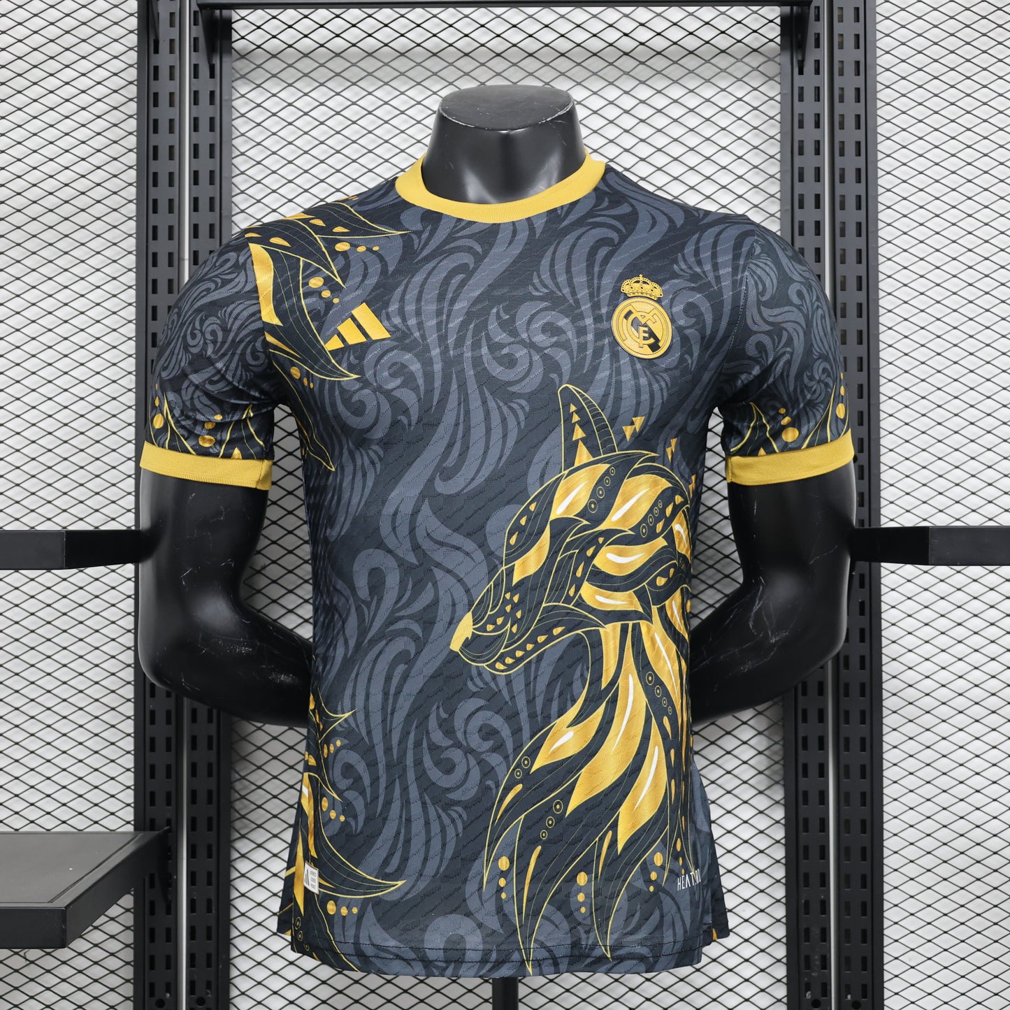 CAMISETA CONCEPTO REAL MADRID 24/25 VERSIÓN JUGADOR