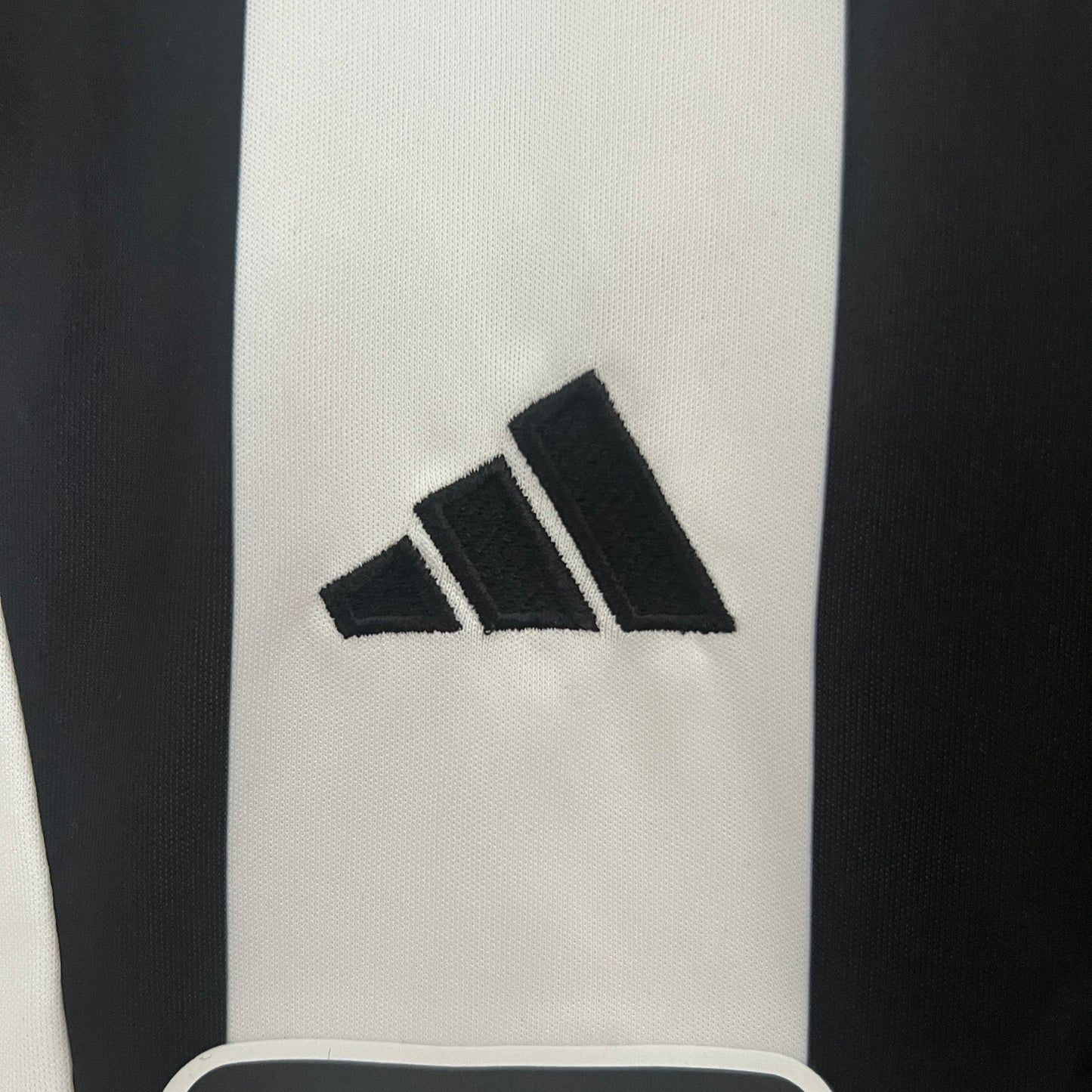 CAMISETA PRIMERA EQUIPACIÓN NEWCASTLE 24/25 VERSIÓN INFANTIL