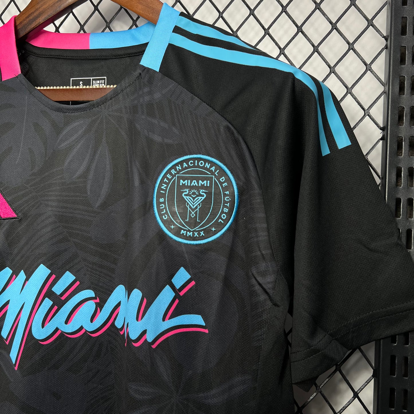 CAMISETA CONCEPTO INTER DE MIAMI 2024 VERSIÓN FAN