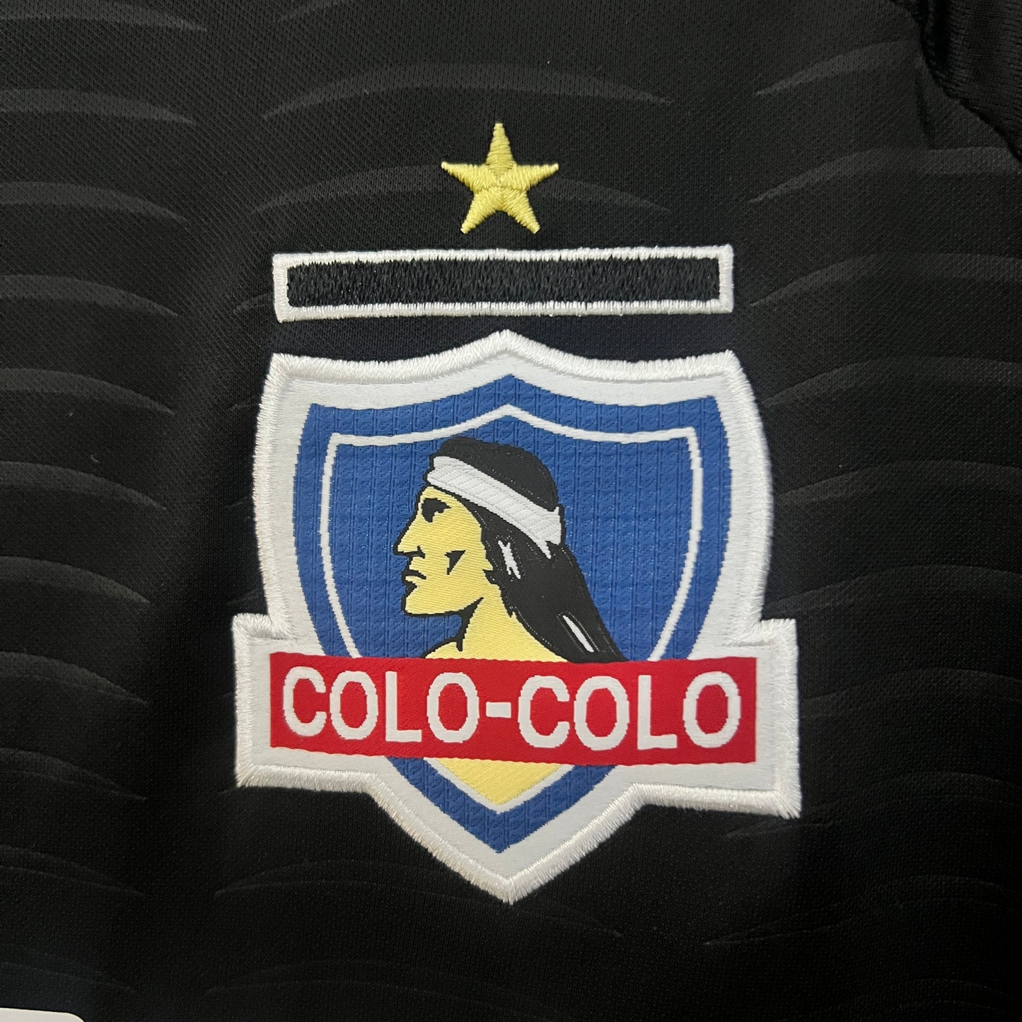 CAMISETA SEGUNDA EQUIPACIÓN COLO COLO 2025 VERSIÓN FAN