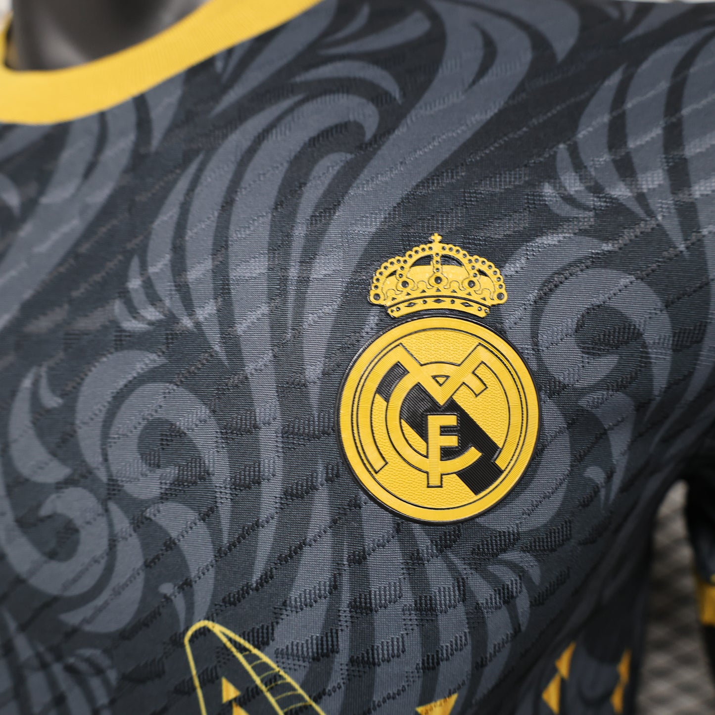 CAMISETA CONCEPTO REAL MADRID 24/25 VERSIÓN JUGADOR