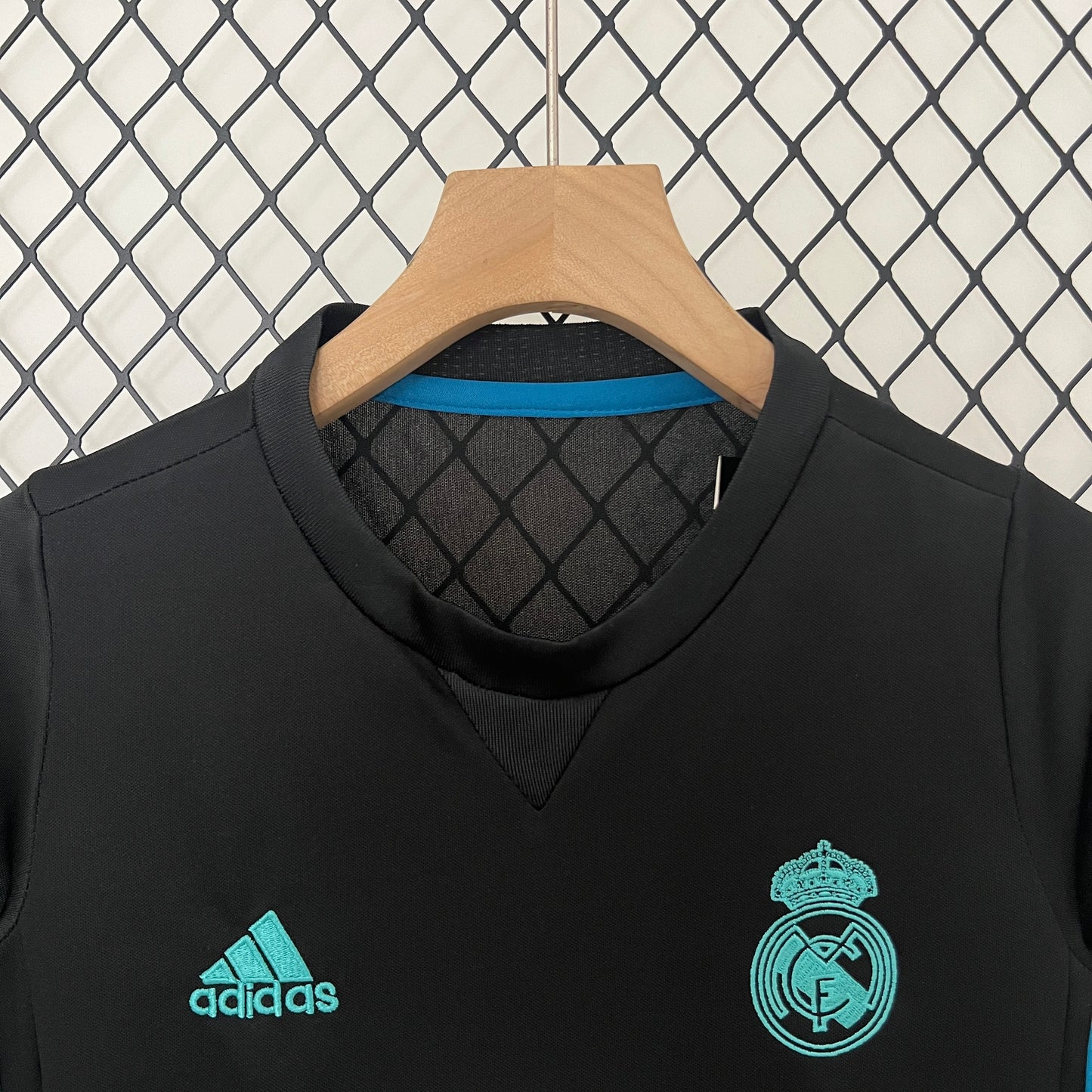 CAMISETA SEGUNDA EQUIPACIÓN REAL MADRID 2017/18 INFANTIL