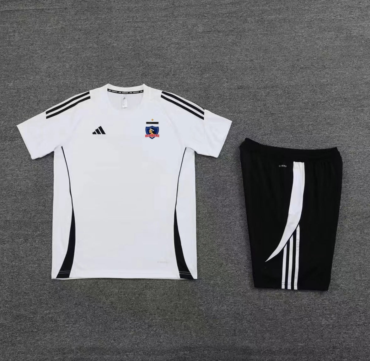 CONJUNTO DE ENTRENAMIENTO COLO COLO 24/25