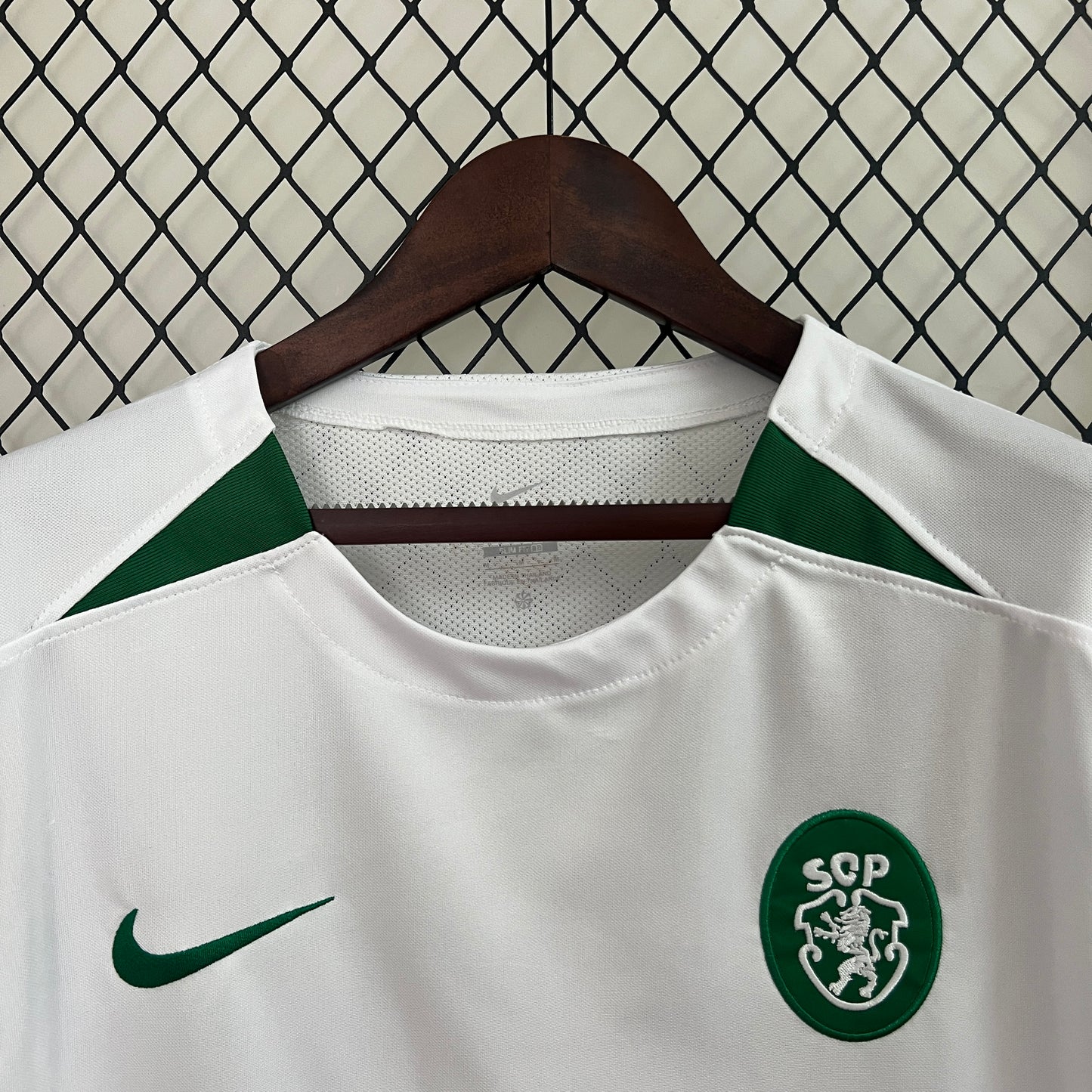 CAMISETA SEGUNDA EQUIPACIÓN SPORTING CP 24/25 VERSIÓN FAN