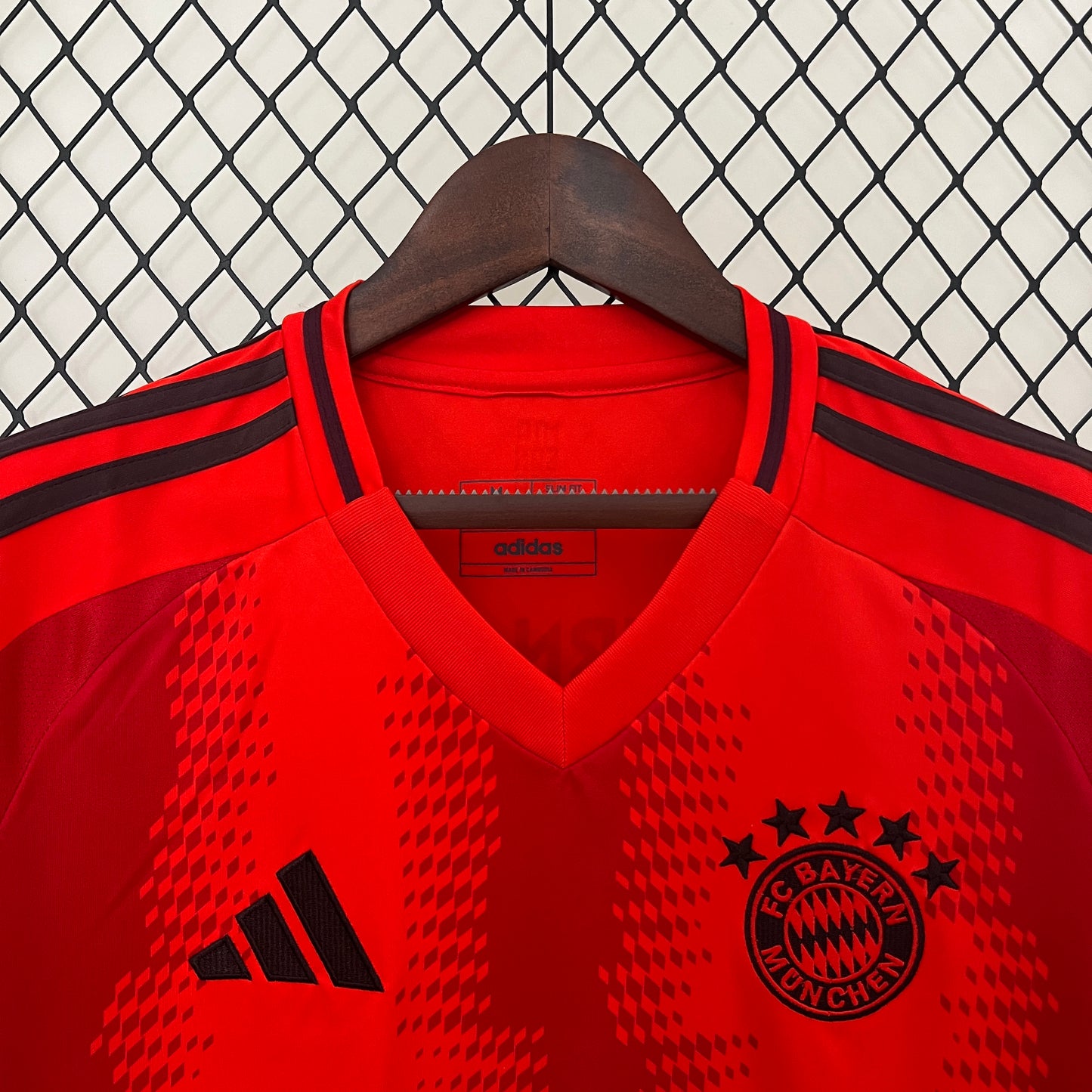 CAMISETA PRIMERA EQUIPACIÓN BAYERN MUNICH 24/25 VERSIÓN FAN