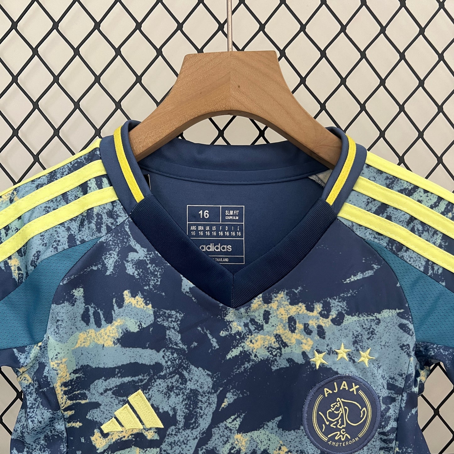 CAMISETA SEGUNDA EQUIPACIÓN AJAX 24/25 VERSIÓN INFANTIL