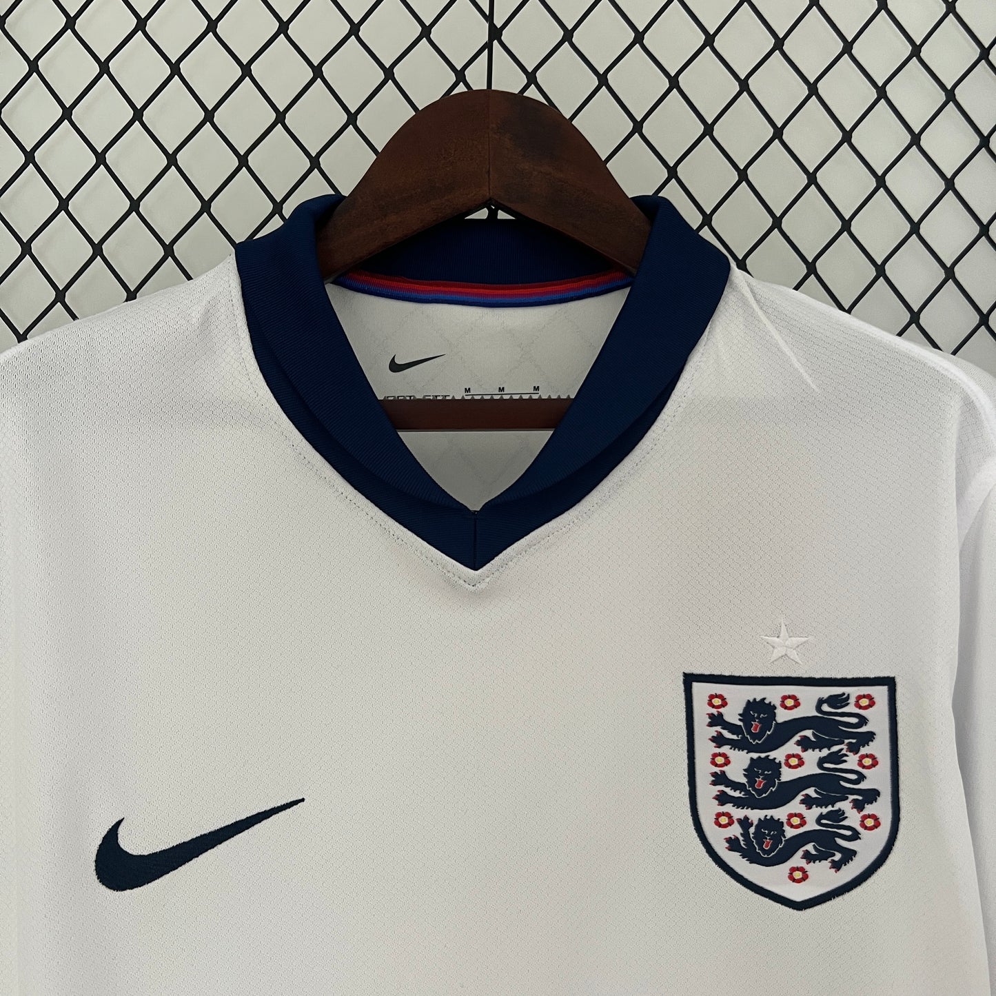 CAMISETA PRIMERA EQUIPACIÓN INGLATERRA 2024 VERSIÓN FAN