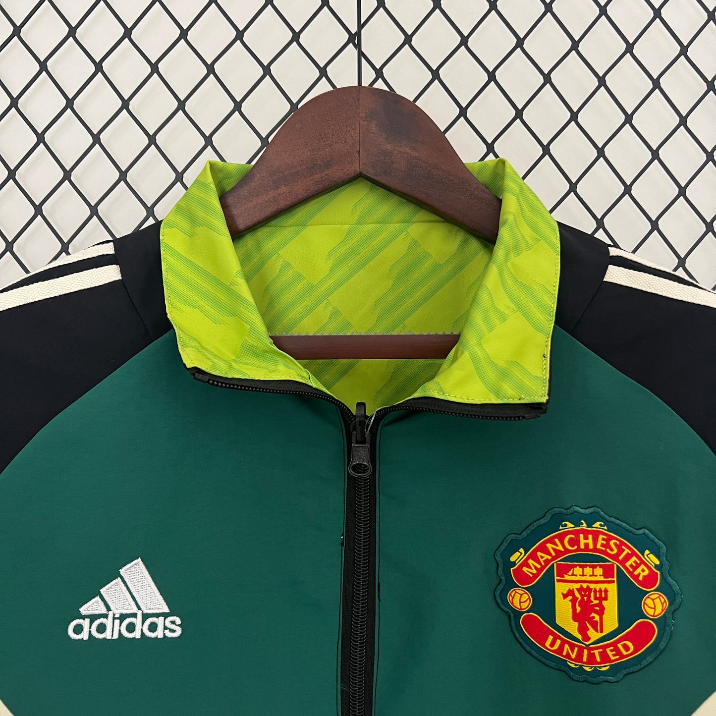 CORTAVIENTOS MANCHESTER UNITED REVERSIBLE