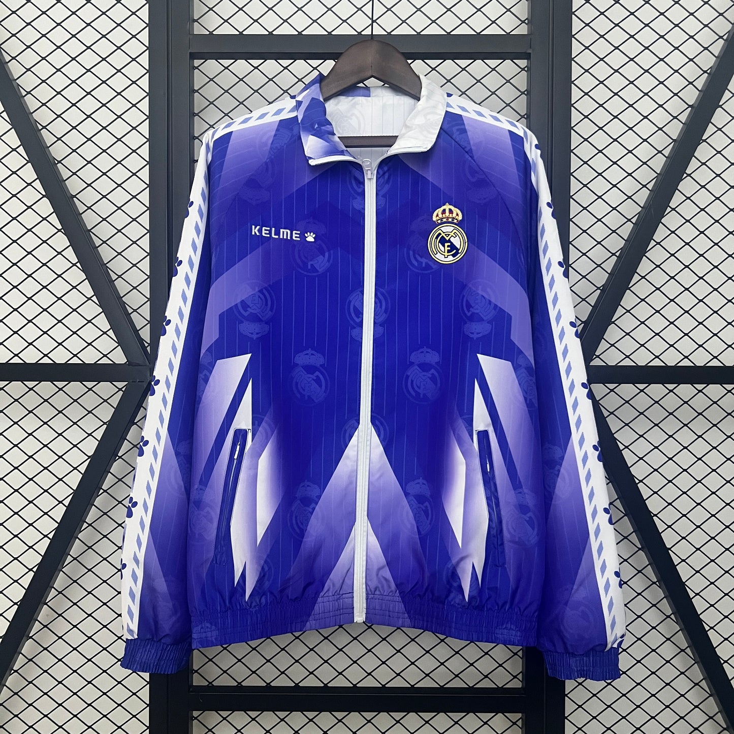 CORTAVIENTOS RETRO REAL MADRID REVERSIBLE