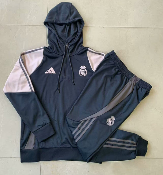 CONJUNTO DE BUZO MEDIO CIERRE CON GORRO REAL MADRID