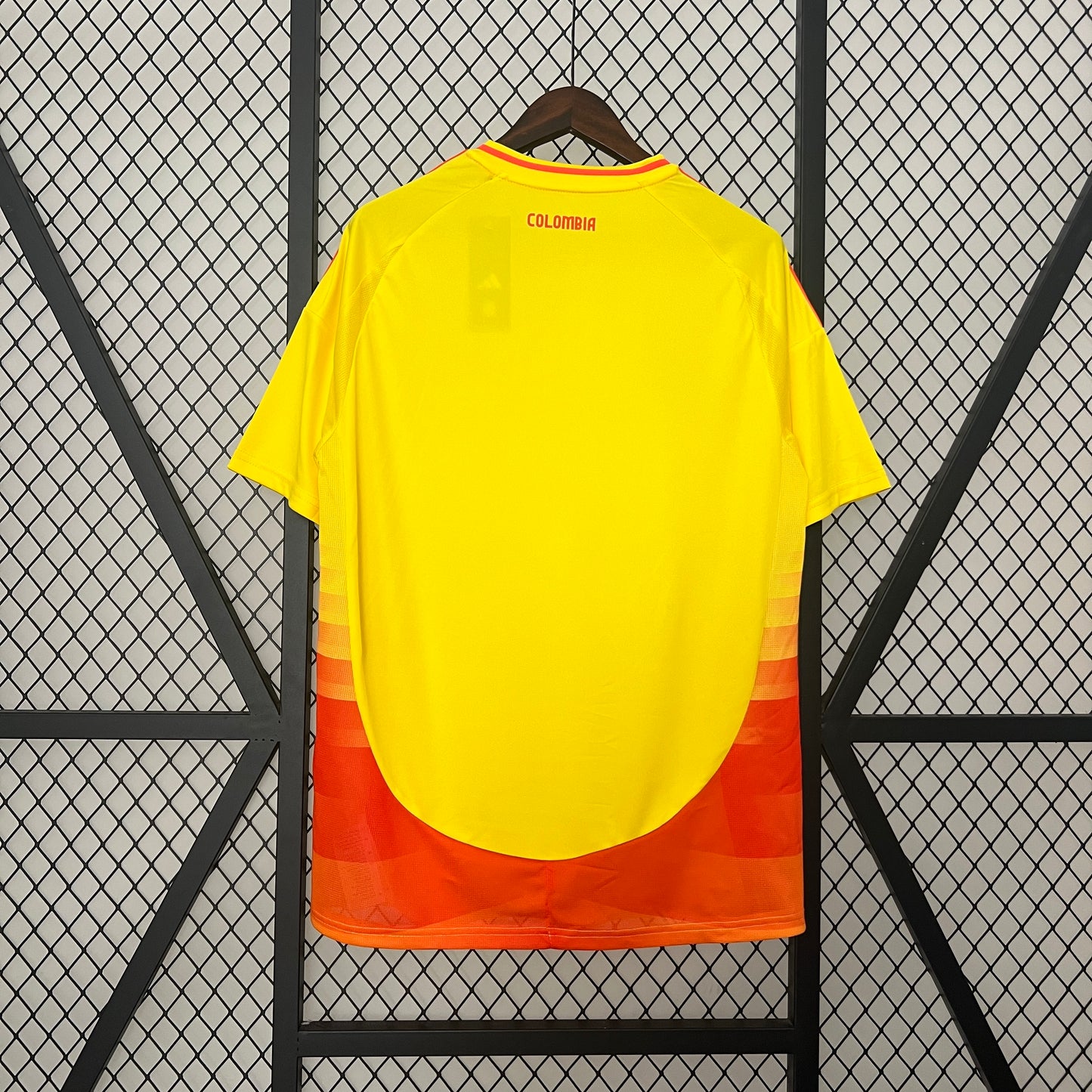 CAMISETA PRIMERA EQUIPACIÓN COLOMBIA 2024 VERSIÓN FAN