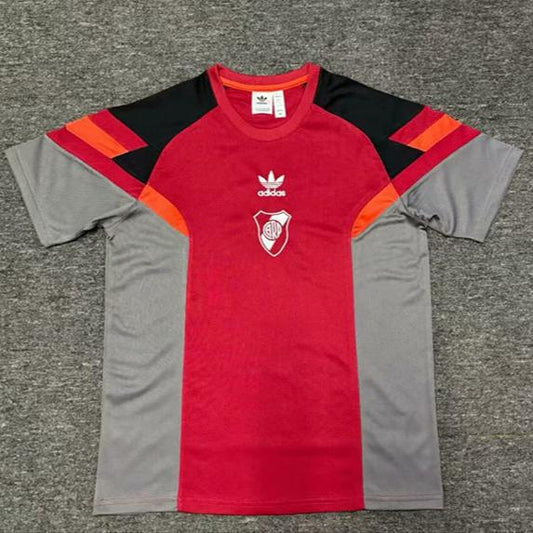 POLERA DE SALIDA RIVER PLATE 2024 VERSIÓN FAN