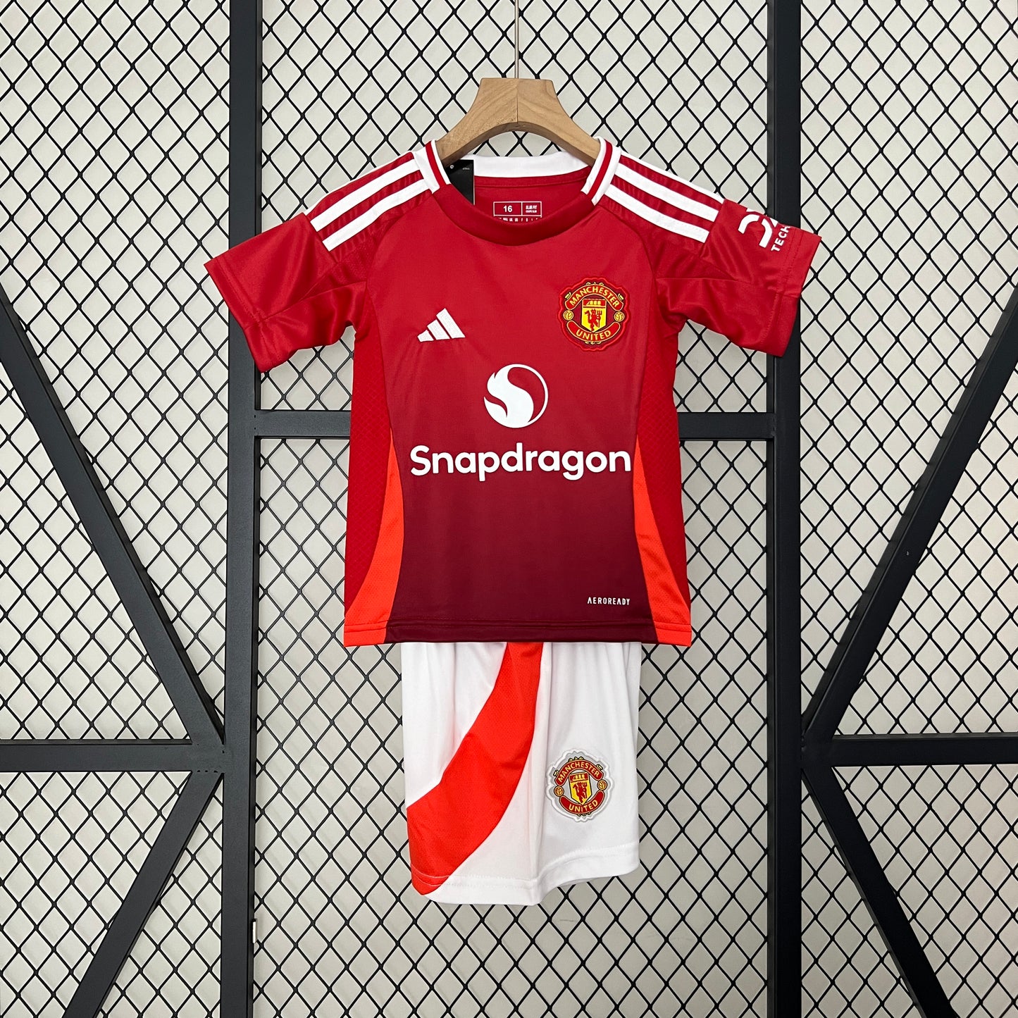 CAMISETA PRIMERA EQUIPACIÓN MANCHESTER UNITED 24/25 VERSIÓN INFANTIL