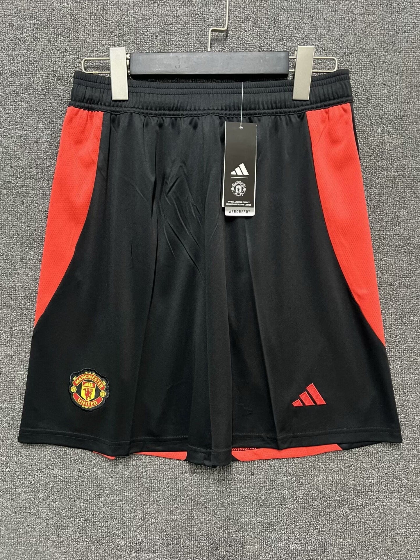 SHORTS PRIMERA EQUIPACIÓN MANCHESTER UNITED 24/25