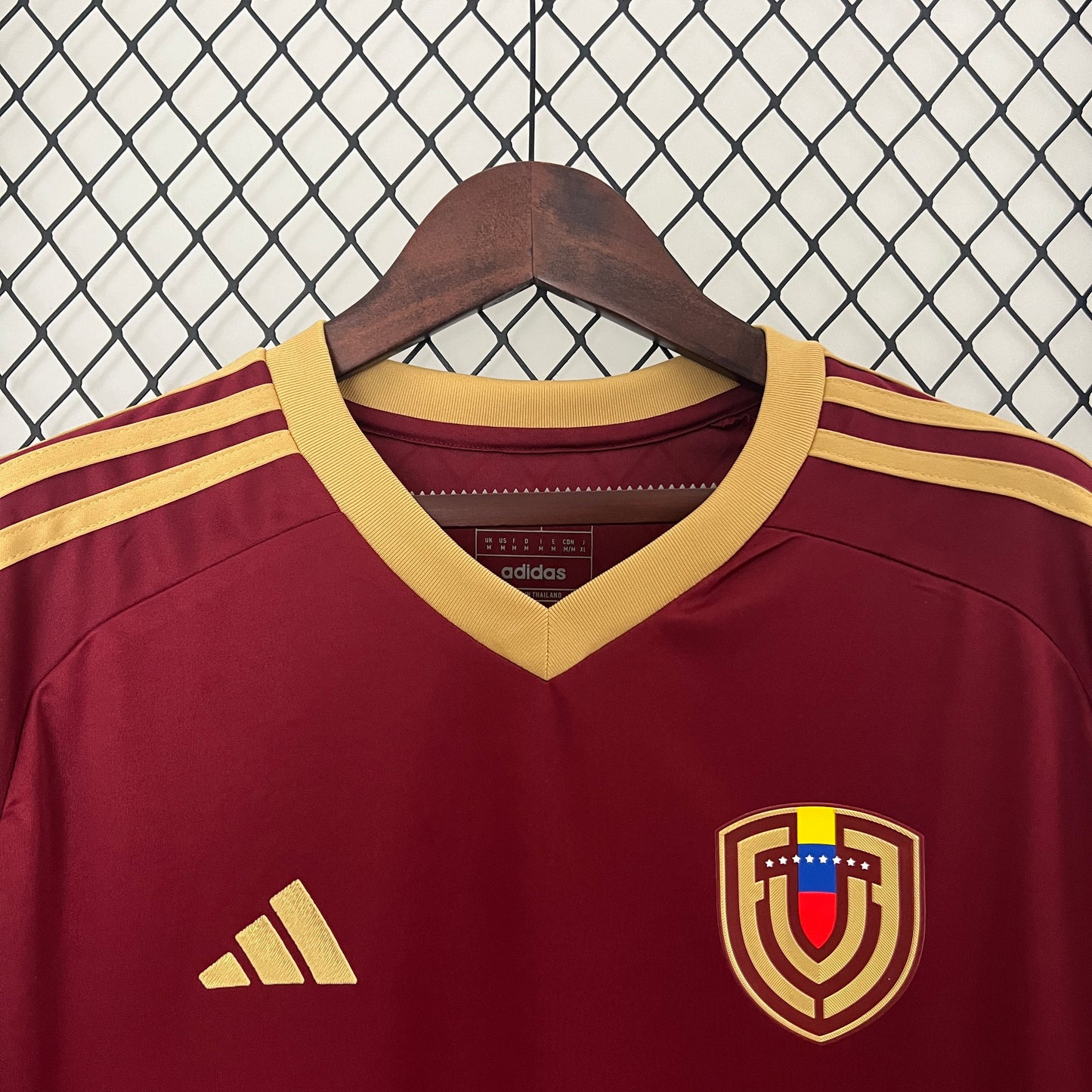 CAMISETA PRIMERA EQUIPACIÓN VENEZUELA 2024 VERSIÓN FAN