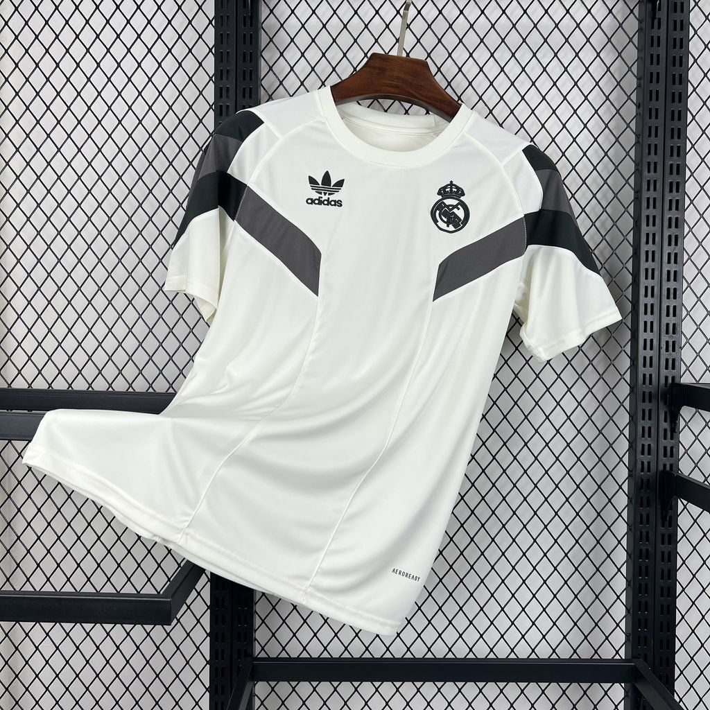 POLERA DE SALIDA REAL MADRID 24/25 VERSIÓN FAN