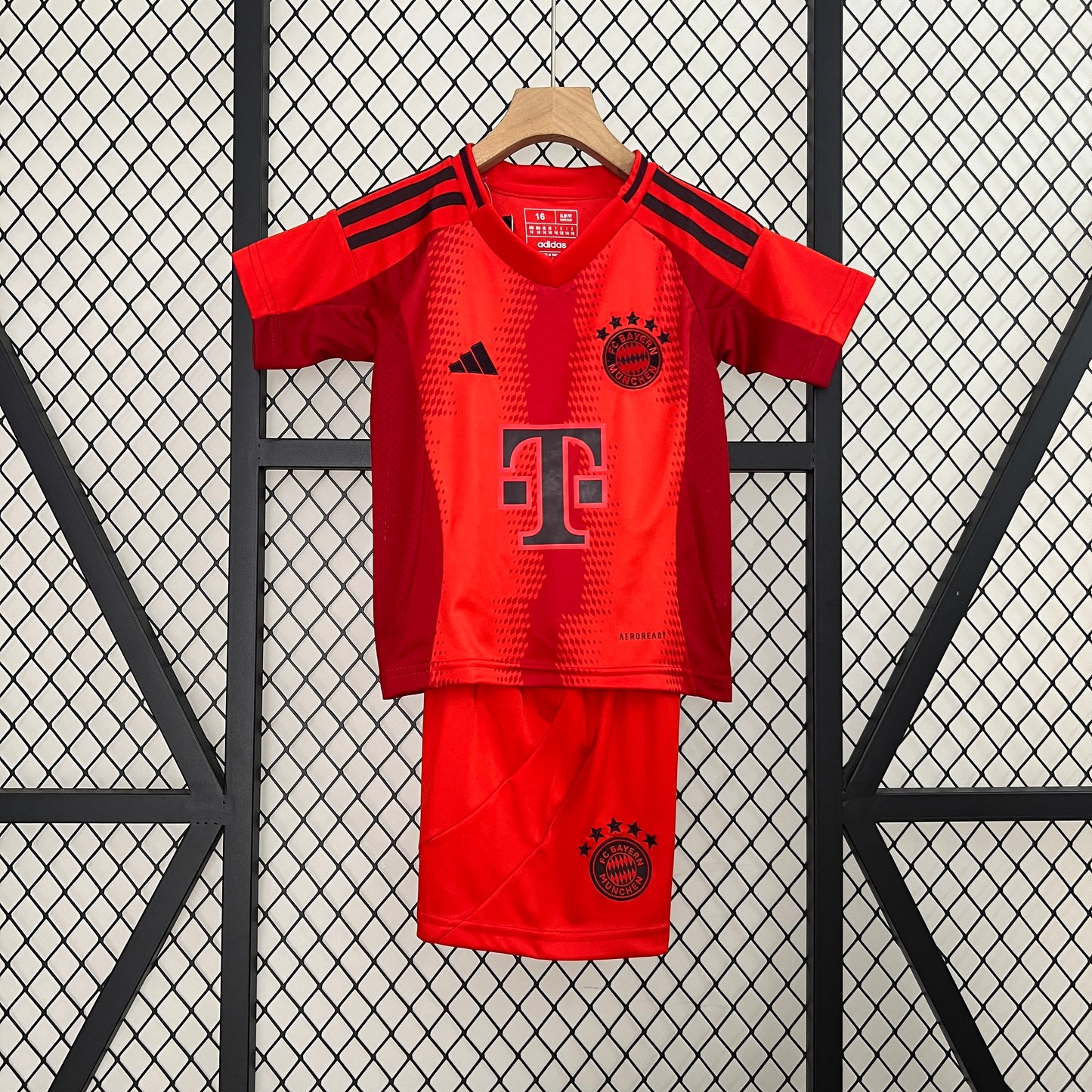 CAMISETA PRIMERA EQUIPACIÓN BAYERN MUNICH 24/25 VERSIÓN INFANTIL