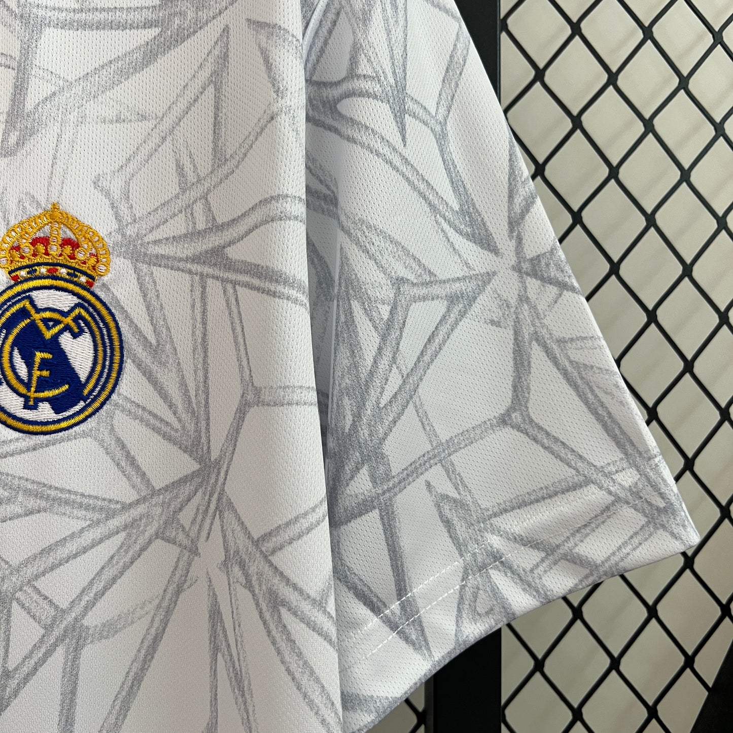 CAMISETA ENTRENAMIENTO REAL MADRID 24/25 VERSIÓN FAN