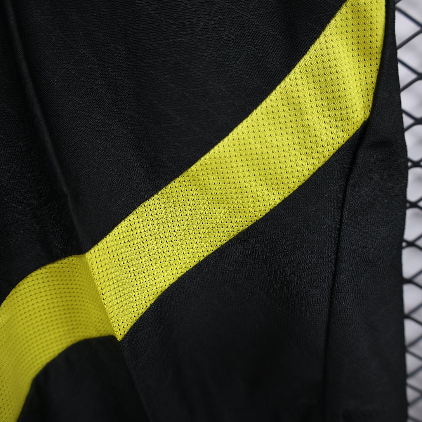 SHORTS PRIMERA EQUIPACIÓN BORUSSIA DORTMUND 24/25 VERSIÓN JUGADOR