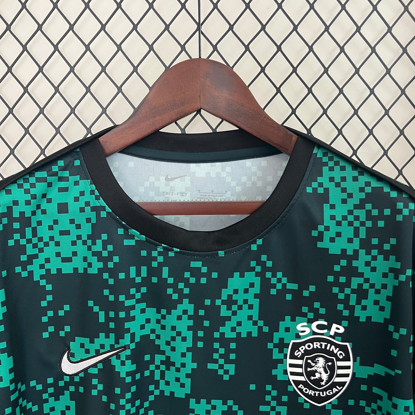 CAMISETA ENTRENAMIENTO SPORTING CP 24/25 VERSIÓN FAN