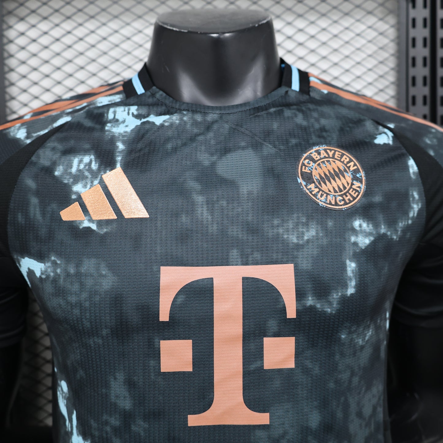 CAMISETA SEGUNDA EQUIPACIÓN BAYERN MUNICH 24/25 VERSIÓN JUGADOR