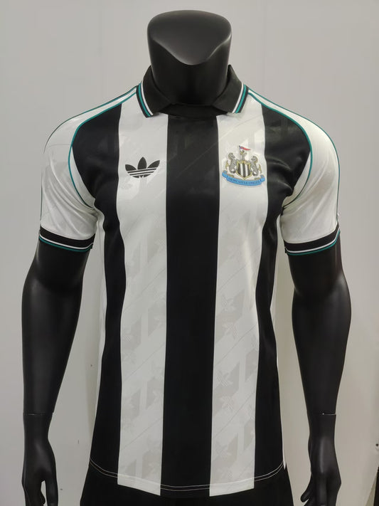 CAMISETA EDICIÓN ESPECIAL NEWCASTLE 24/25 VERSIÓN JUGADOR