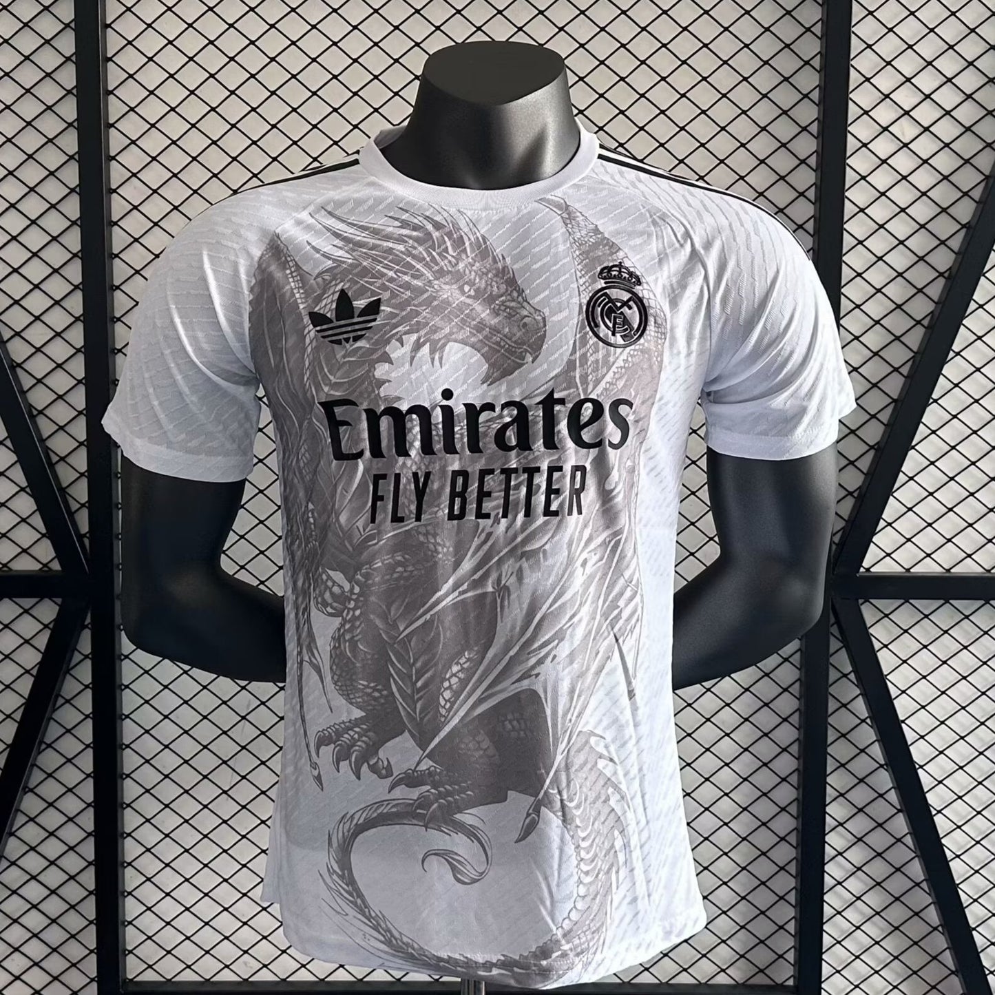 CAMISETA CONCEPTO REAL MADRID 24/25 VERSIÓN JUGADOR