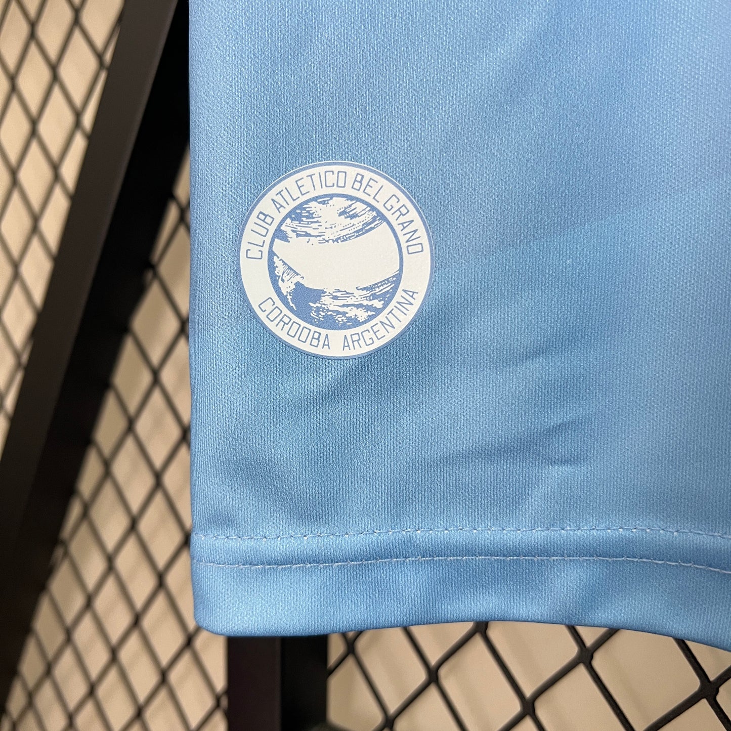 CAMISETA PRIMERA EQUIPACIÓN BELGRANO 2024 VERSIÓN FAN