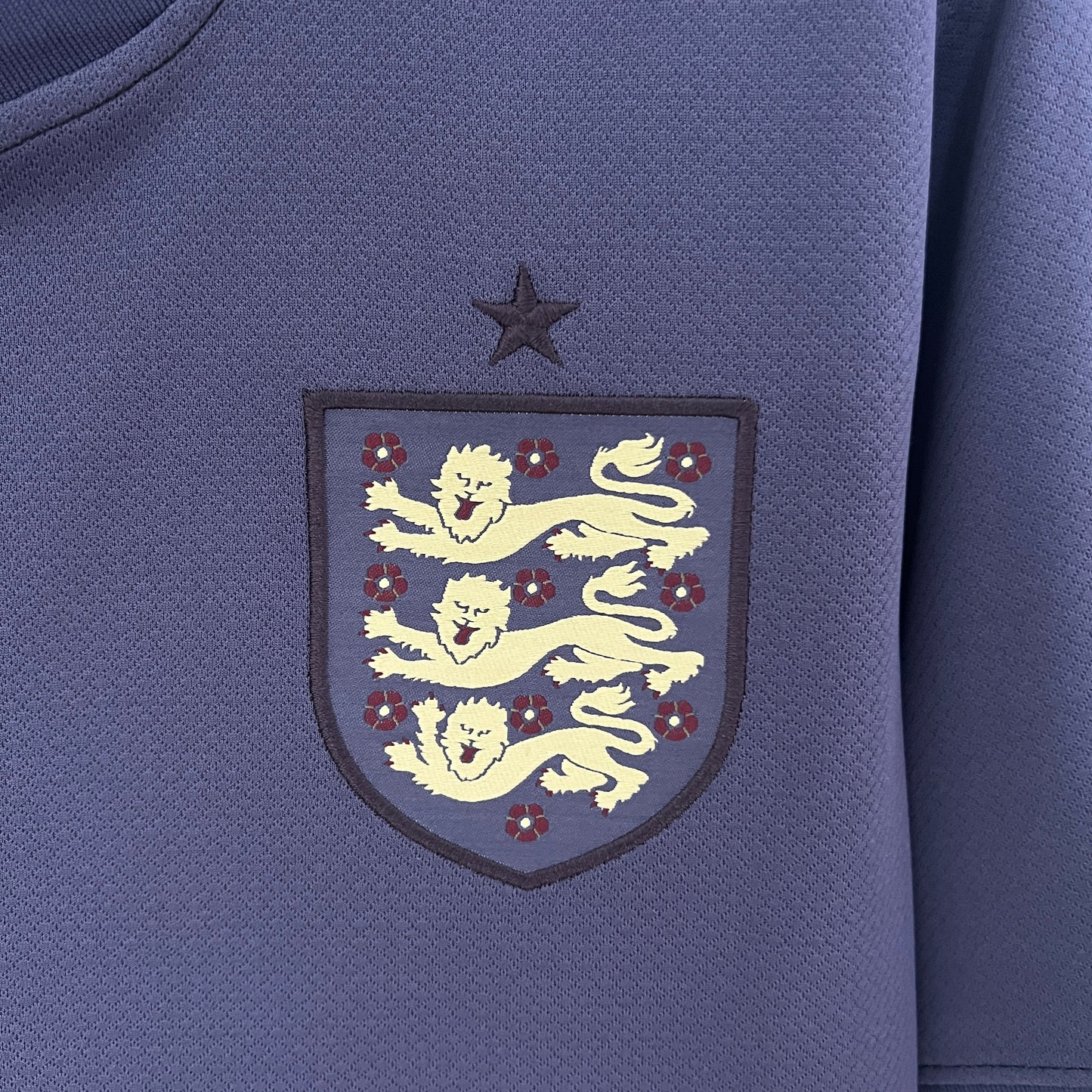 CAMISETA SEGUNDA EQUIPACIÓN INGLATERRA 2024 VERSIÓN FAN