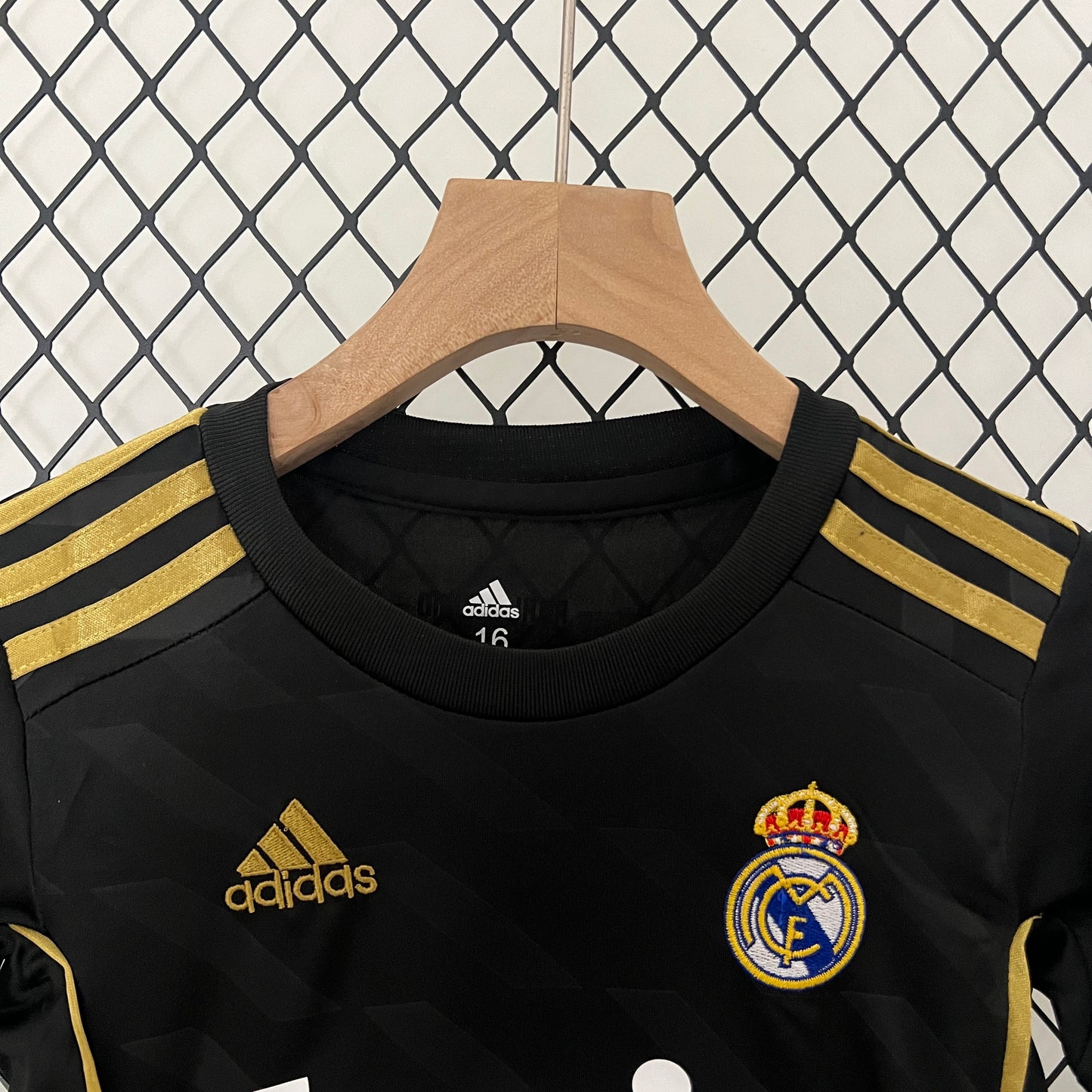 CAMISETA SEGUNDA EQUIPACIÓN REAL MADRID 2011/12 INFANTIL