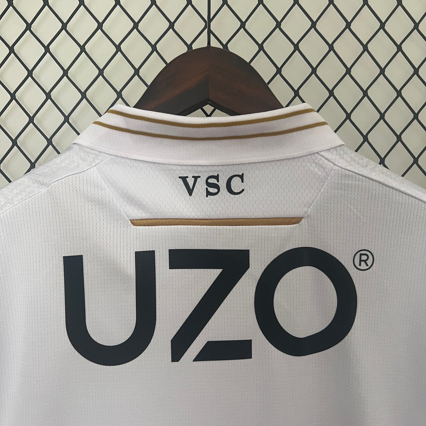 CAMISETA PRIMERA EQUIPACIÓN VITÓRIA SC 24/25 VERSIÓN FAN