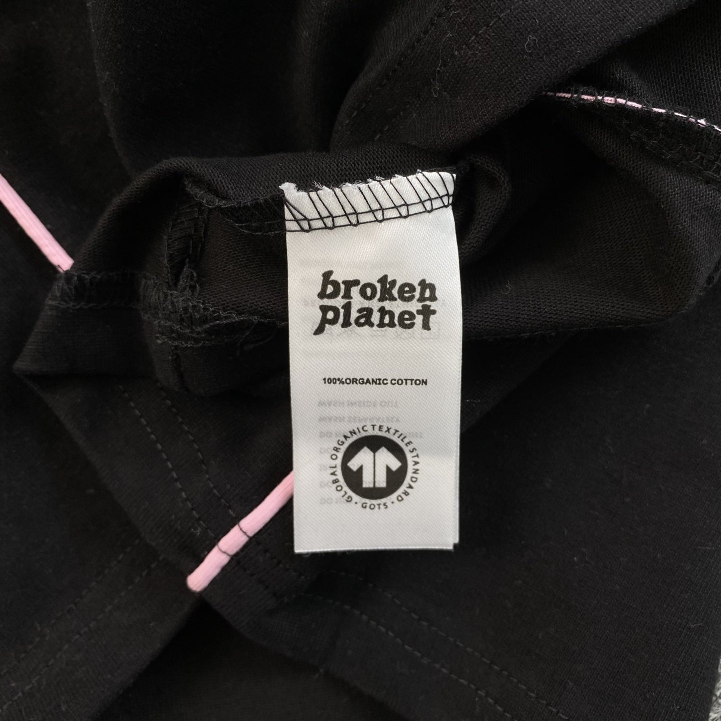 BROKEN PLANET PERFORMANCE T-SHIRT