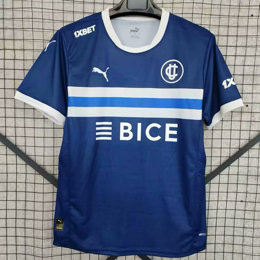 CAMISETA SEGUNDA EQUIPACIÓN U. CATÓLICA 2025 VERSIÓN FAN