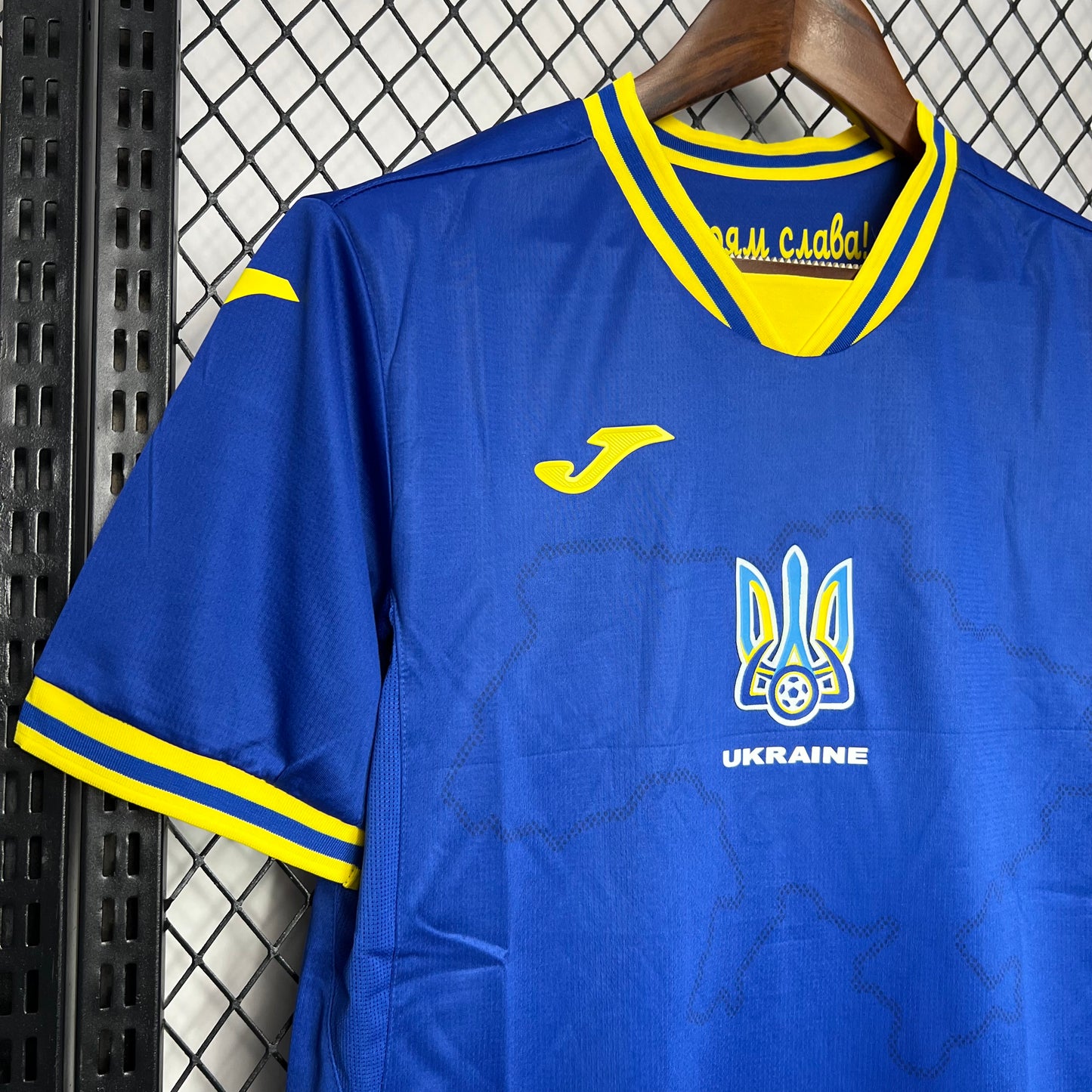 CAMISETA SEGUNDA EQUIPACIÓN UCRANIA 2024 VERSIÓN FAN