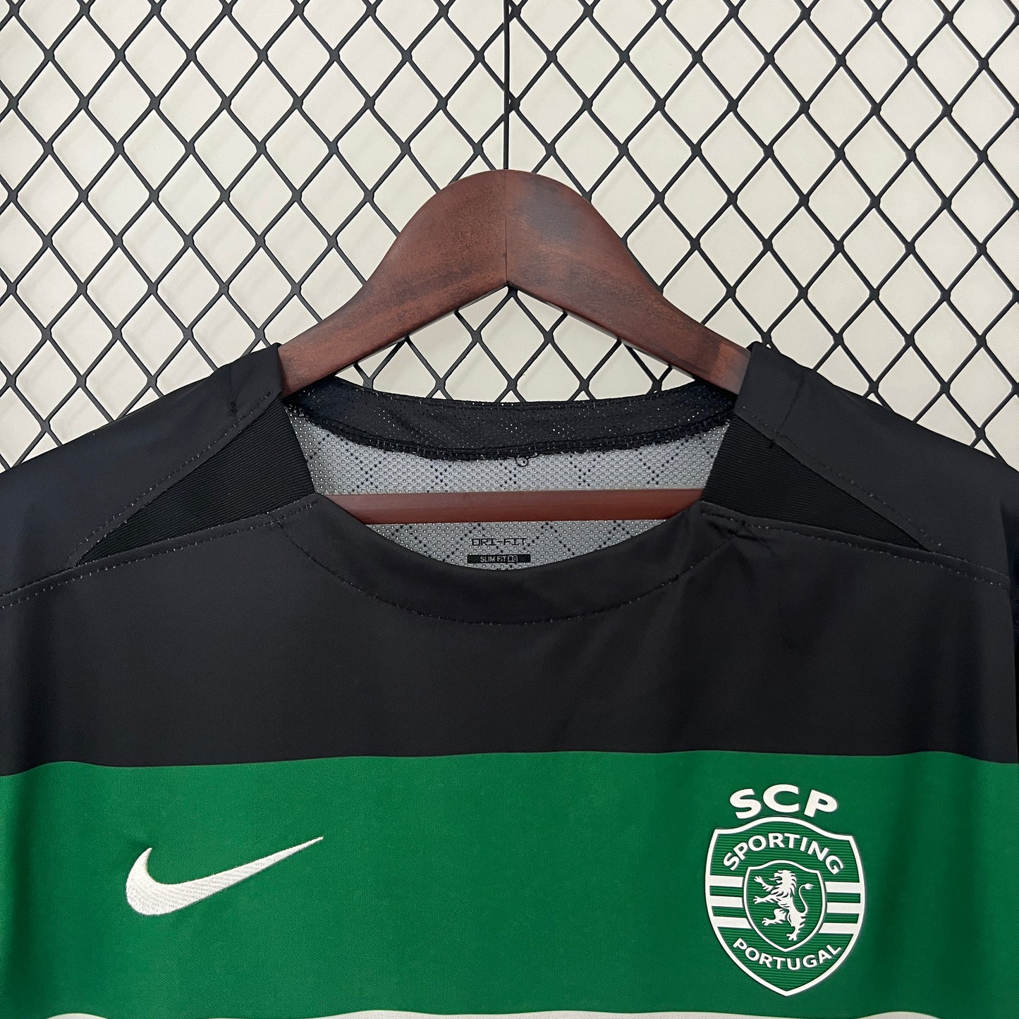 CAMISETA PRIMERA EQUIPACIÓN SPORTING CP 24/25 VERSIÓN FAN