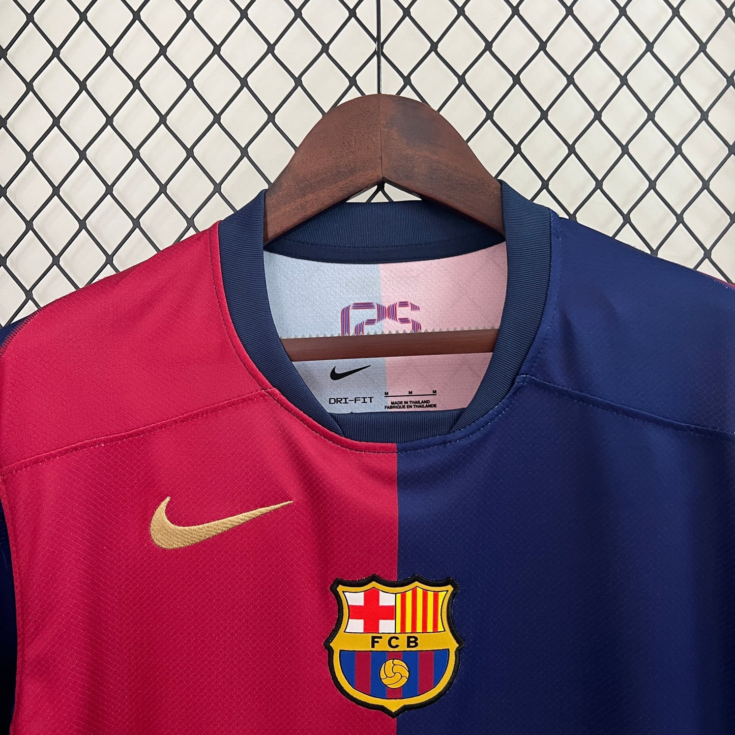 CAMISETA PRIMERA EQUIPACIÓN BARCELONA 24/25 VERSIÓN FAN