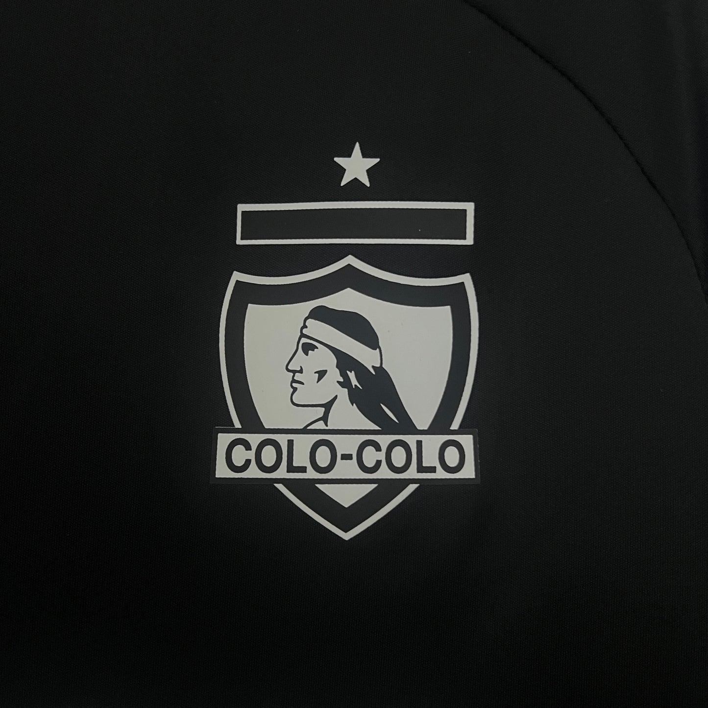 CAMISETA ENTRENAMIENTO COLO COLO 2025 VERSIÓN FAN