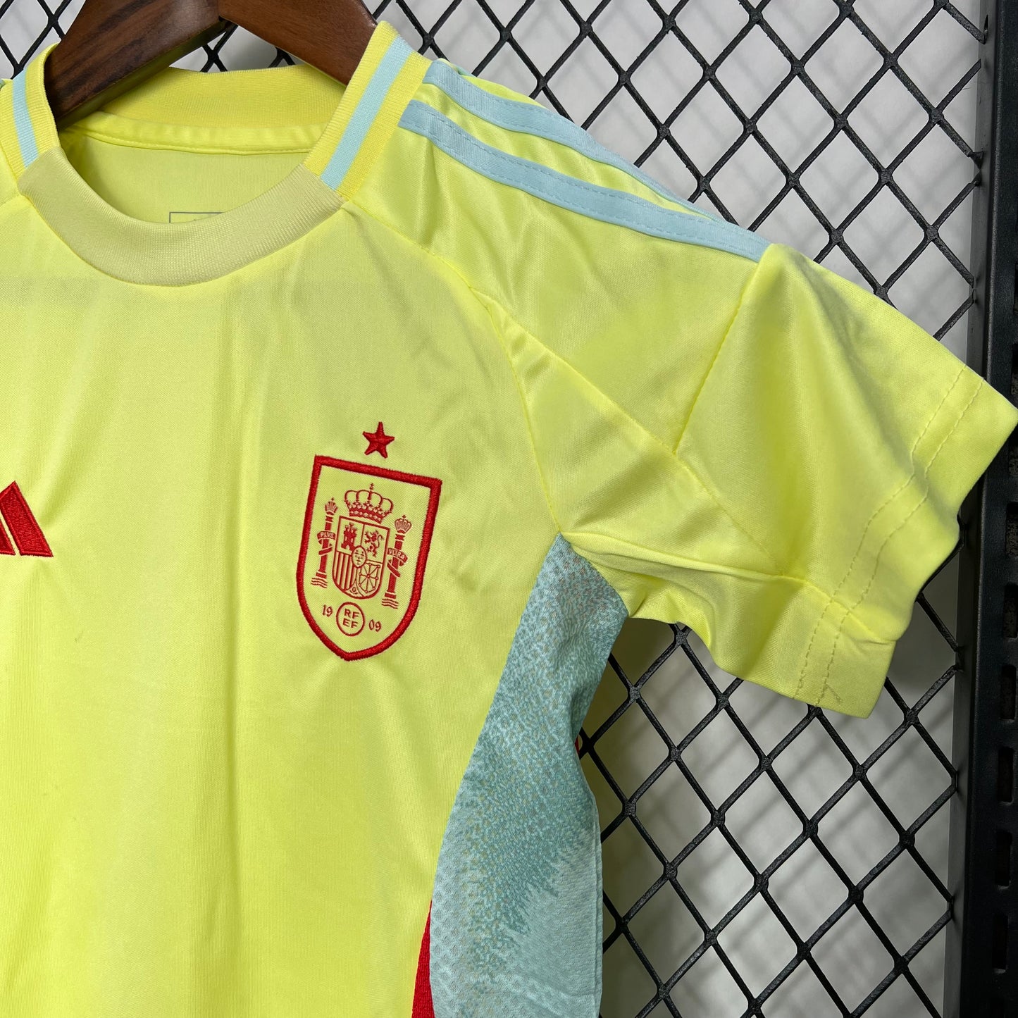 CAMISETA SEGUNDA EQUIPACIÓN ESPAÑA 2024 VERSIÓN INFANTIL